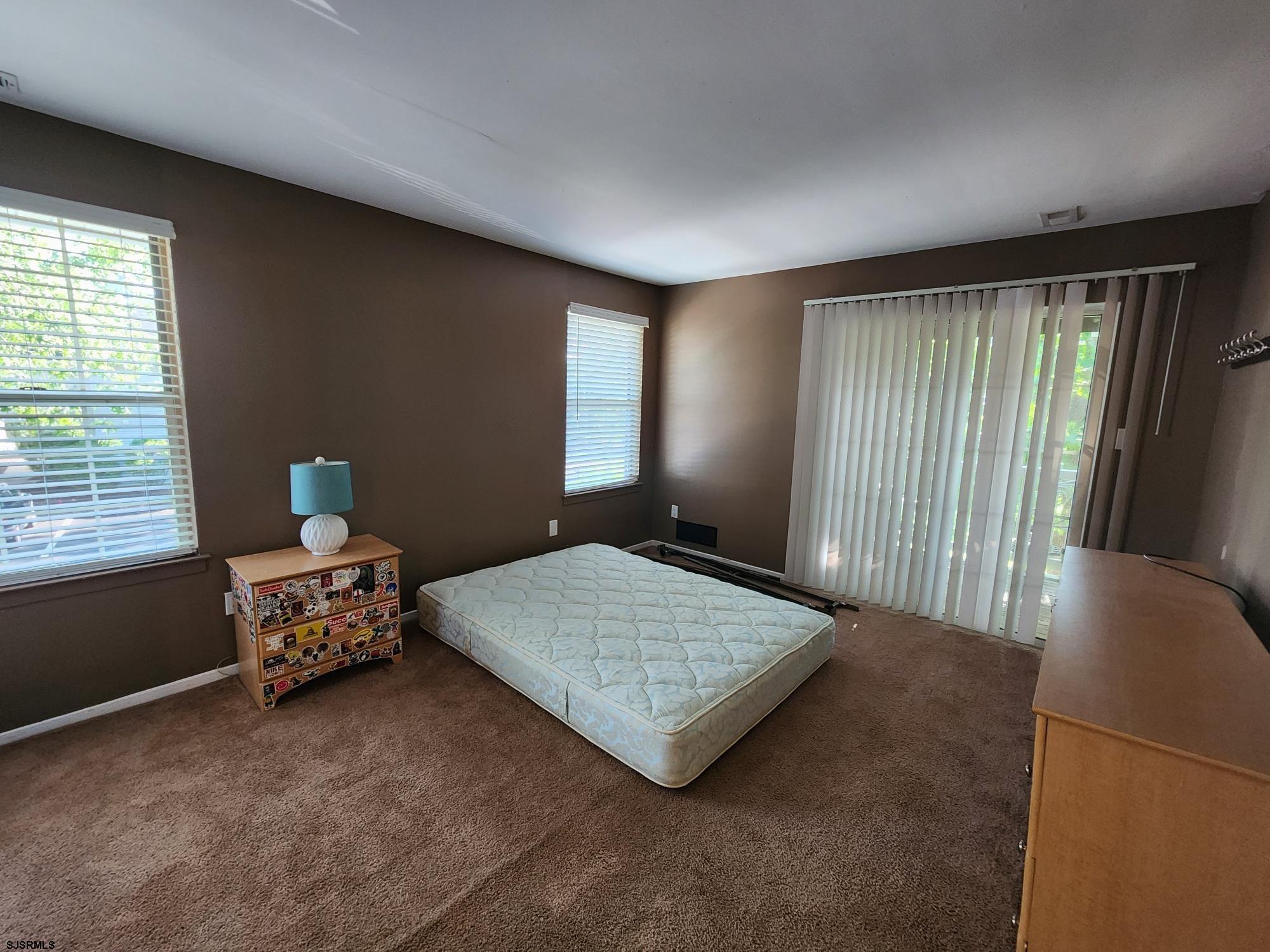 151 S Edgewater Dr
