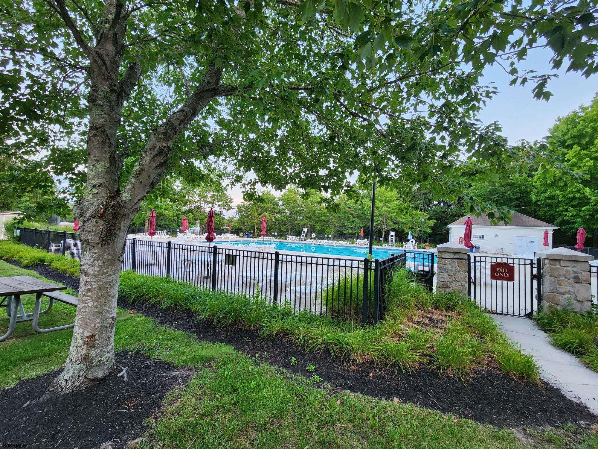 151 S Edgewater Dr