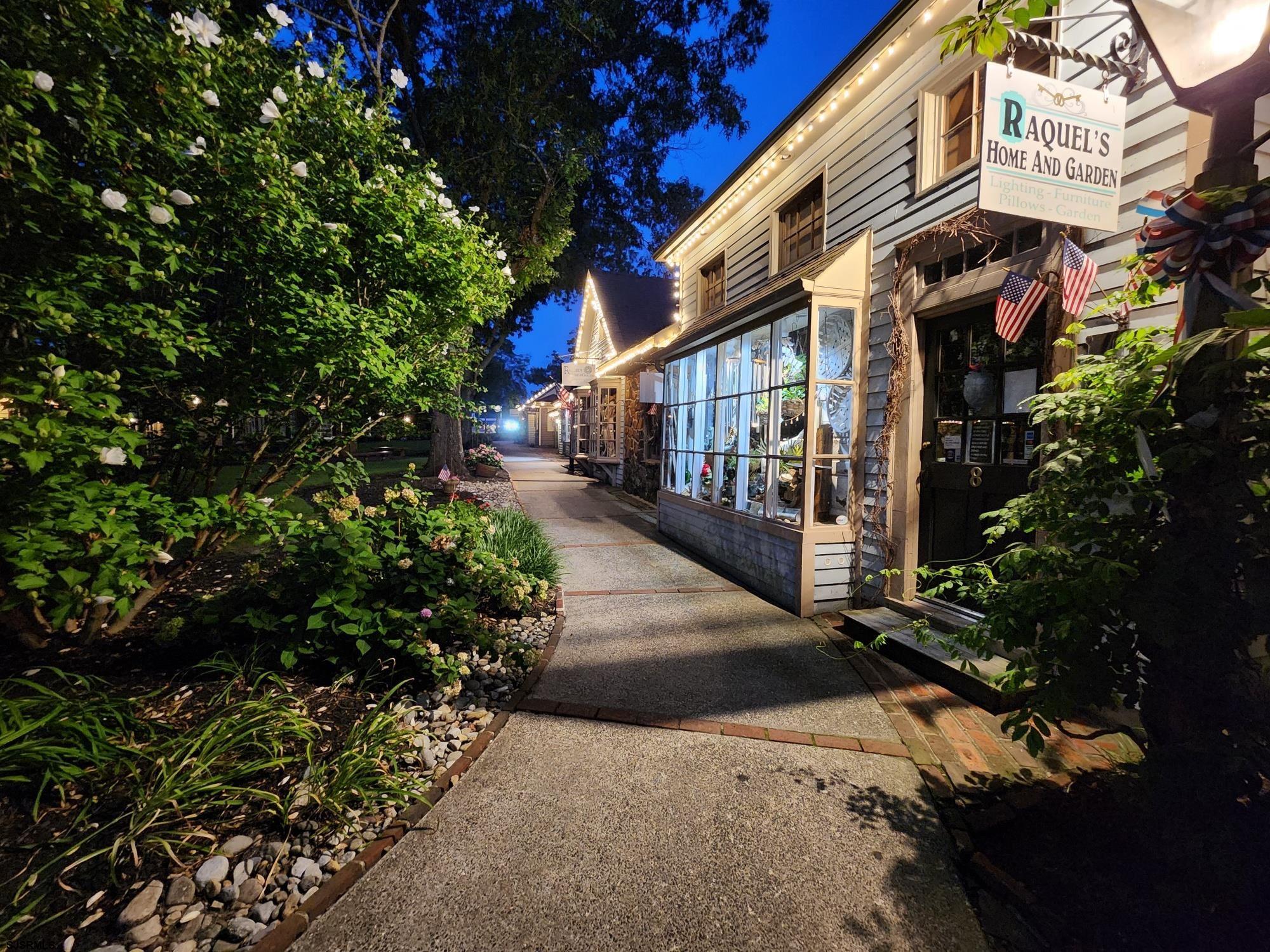 151 S Edgewater Dr