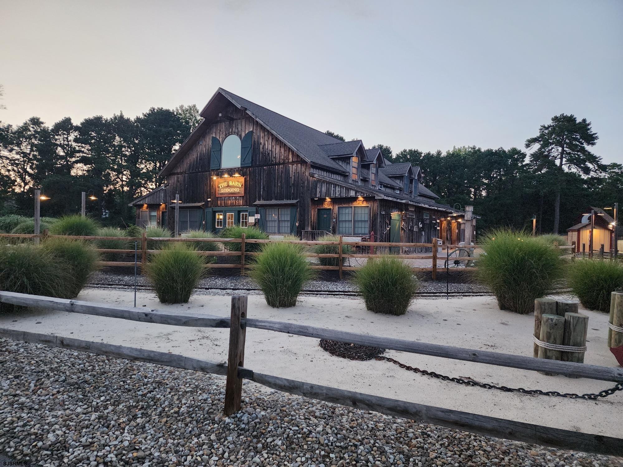 151 S Edgewater Dr