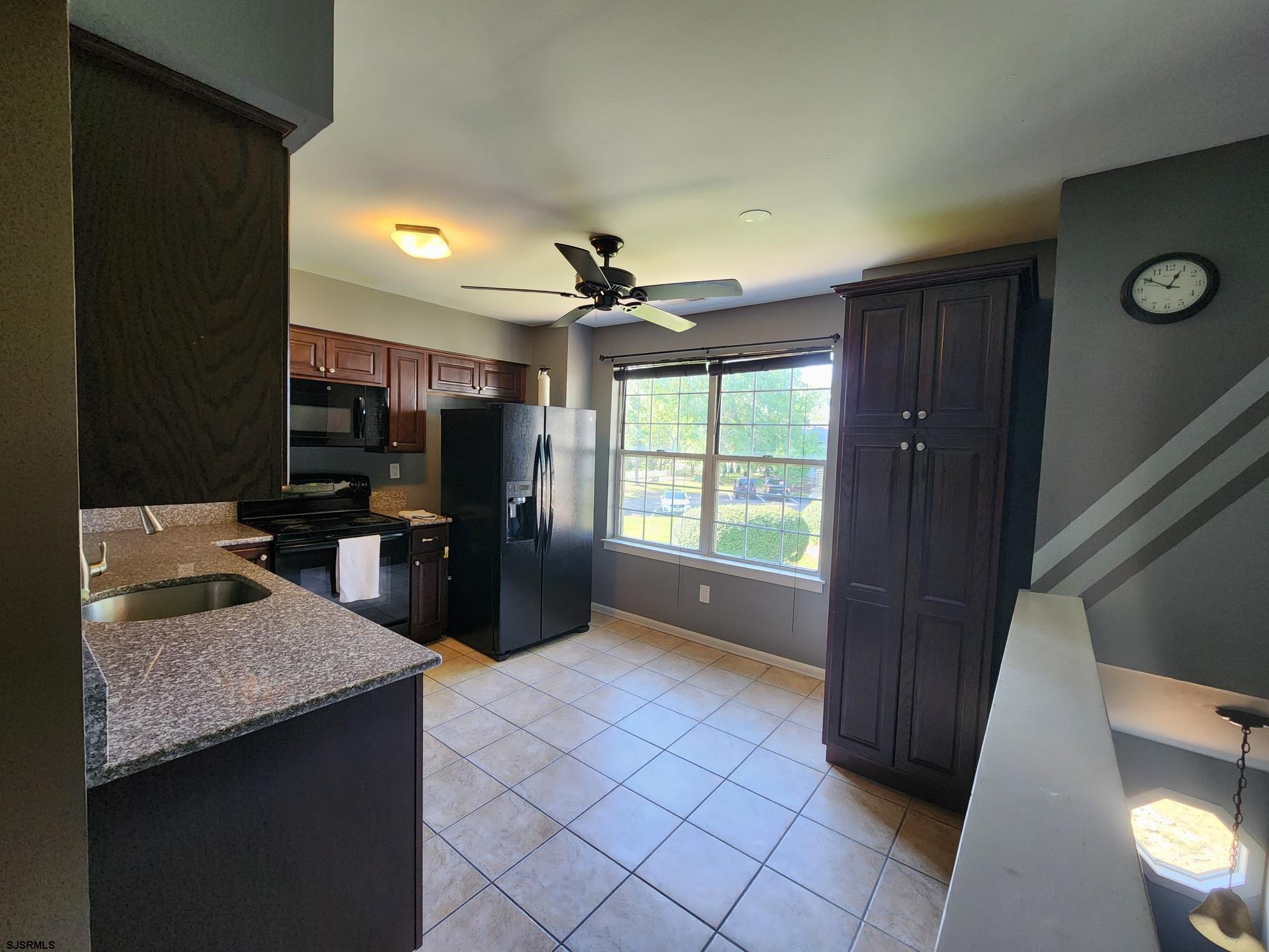 151 S Edgewater Dr