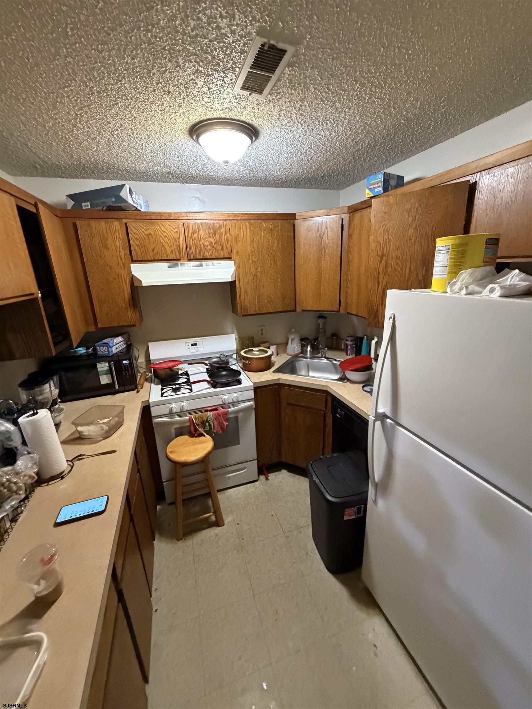610045 | Photo 2