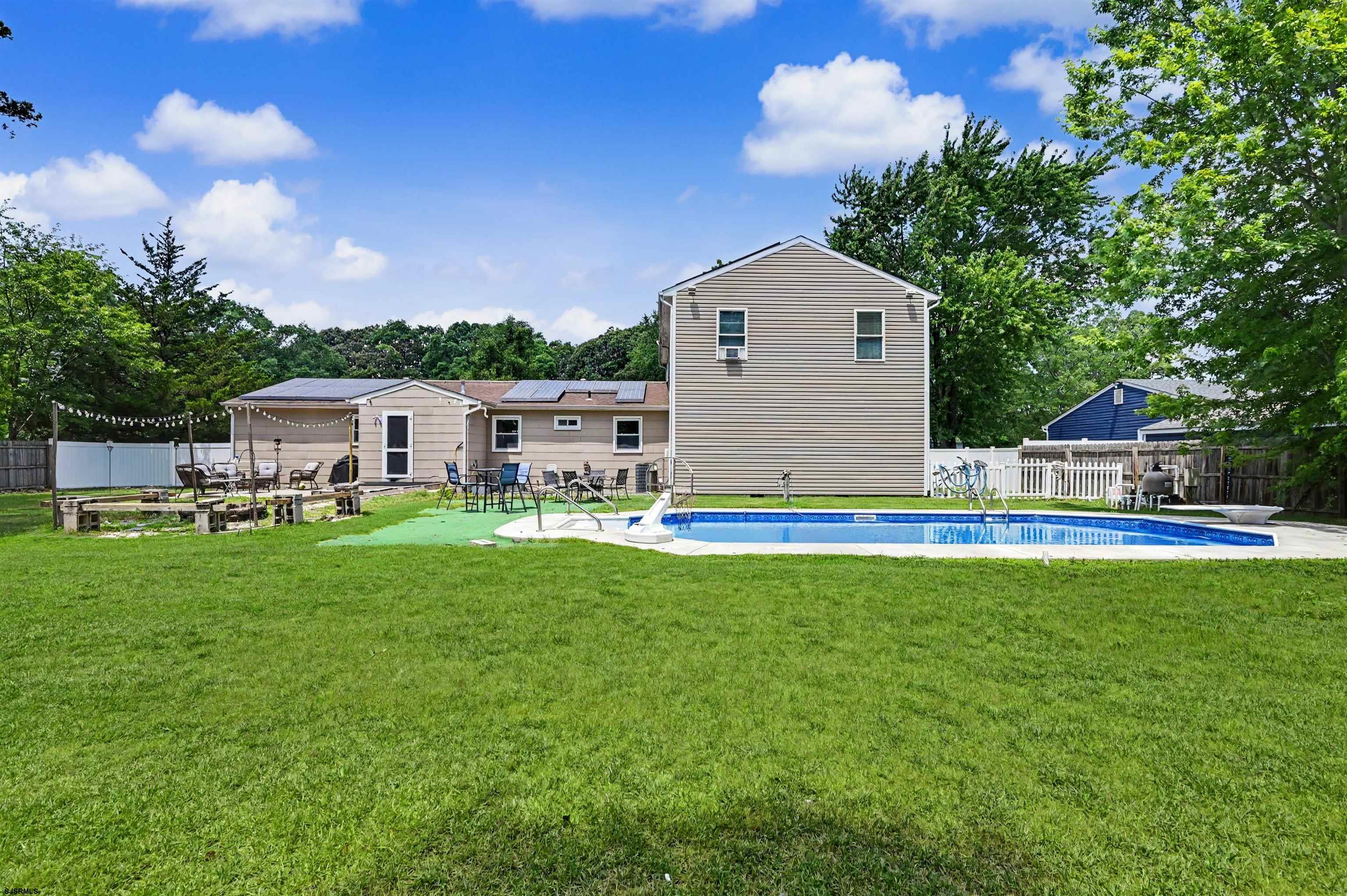 703 David Ln