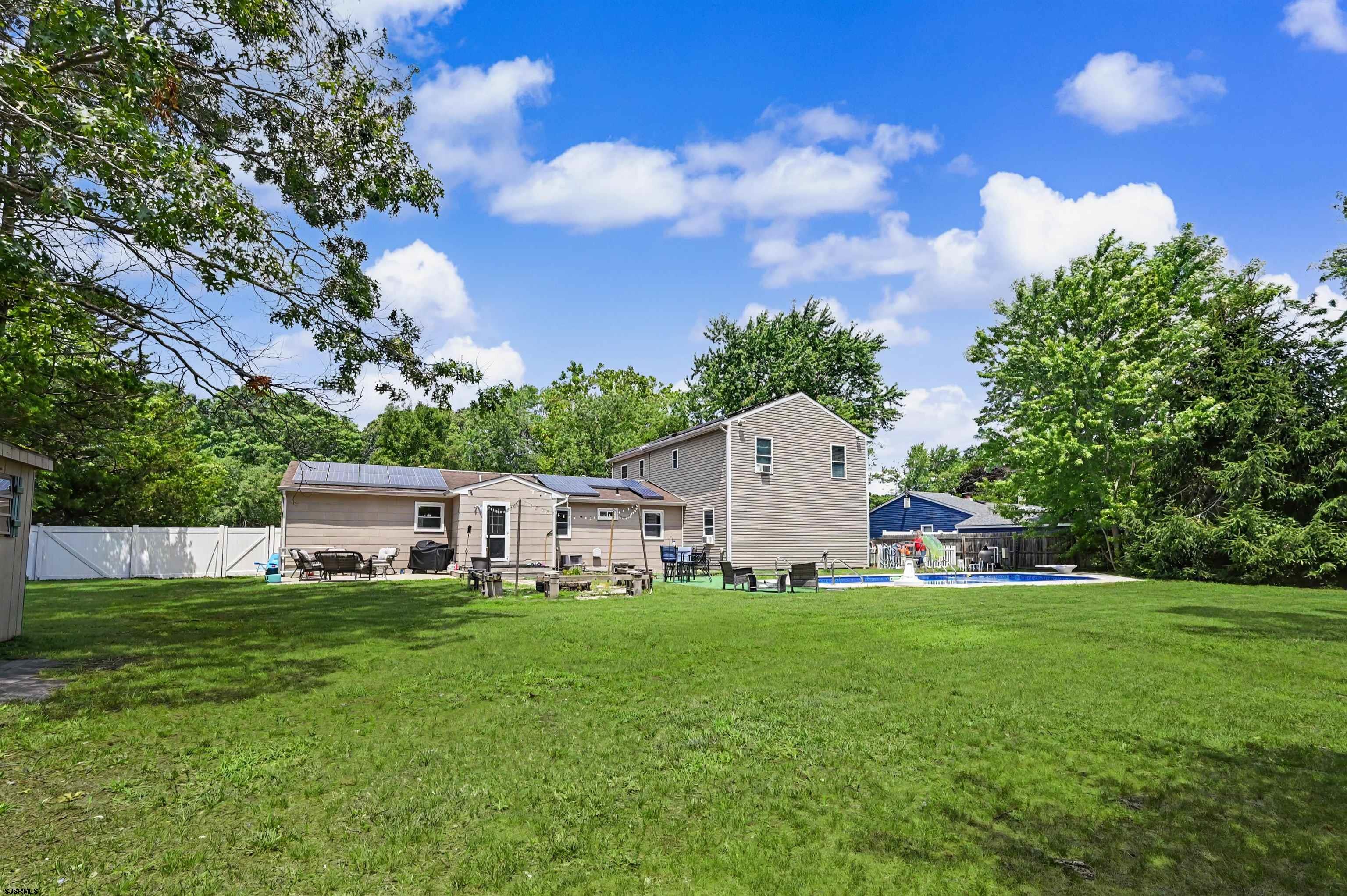 703 David Ln