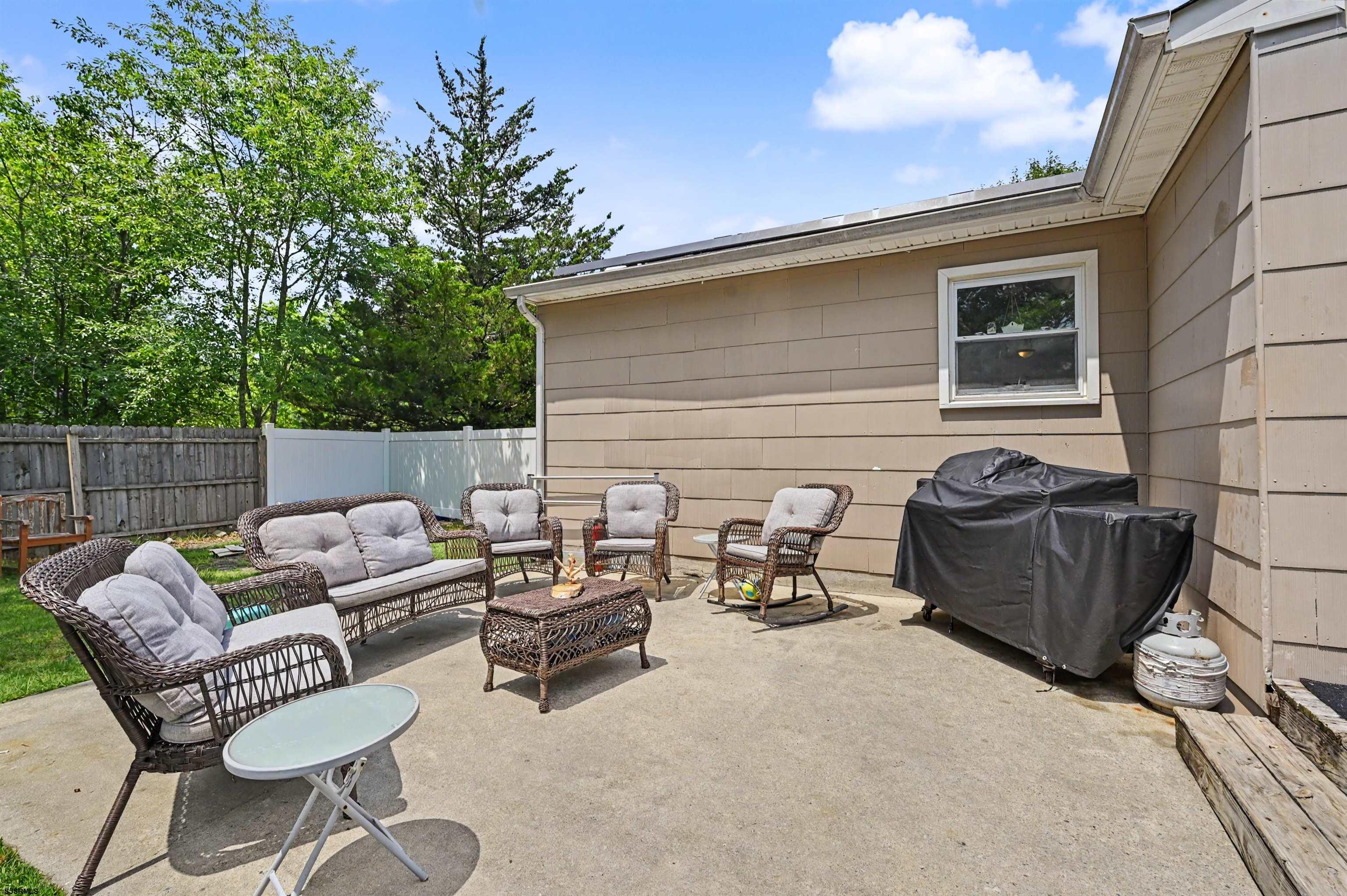 703 David Ln