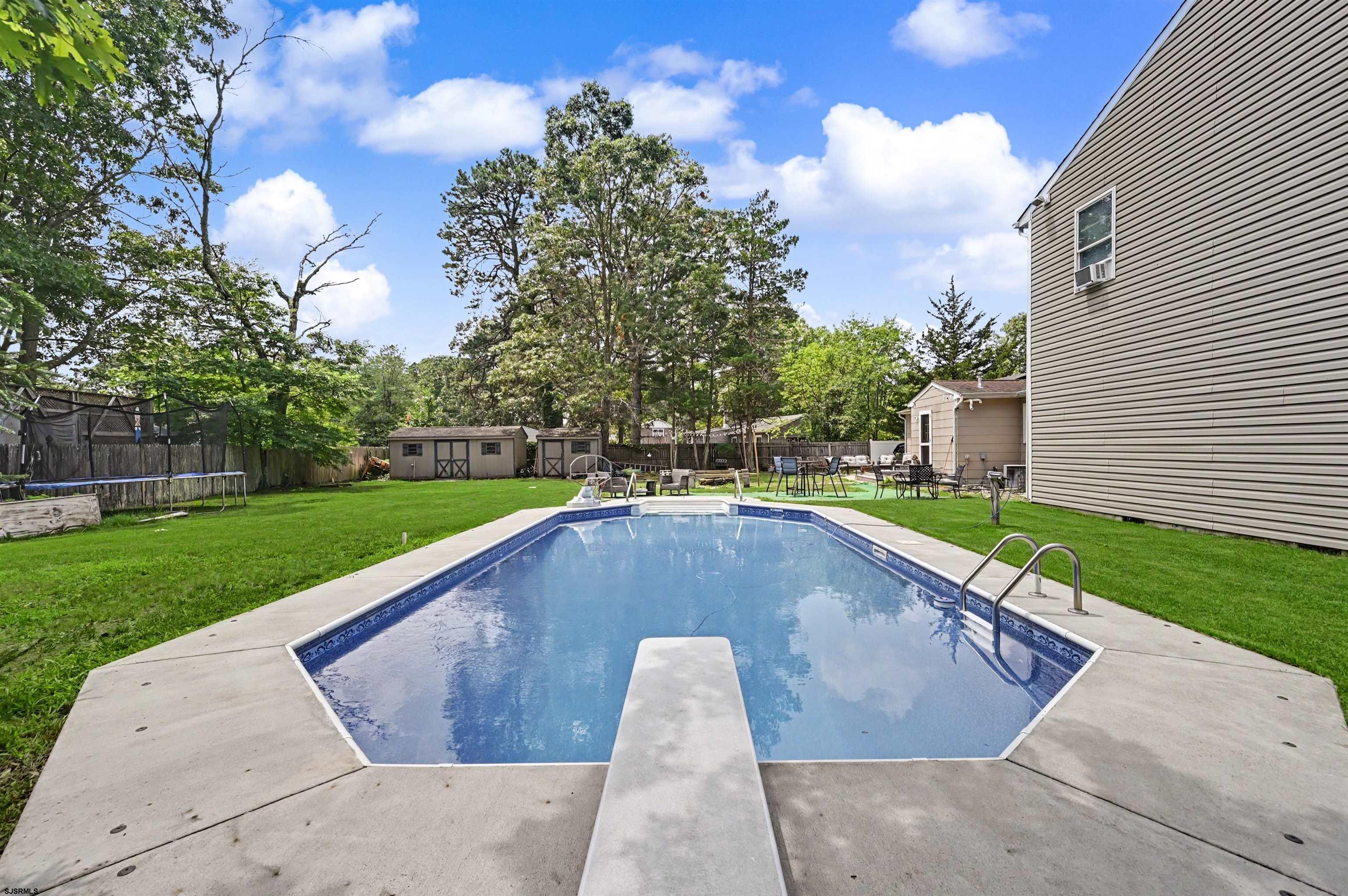 703 David Ln