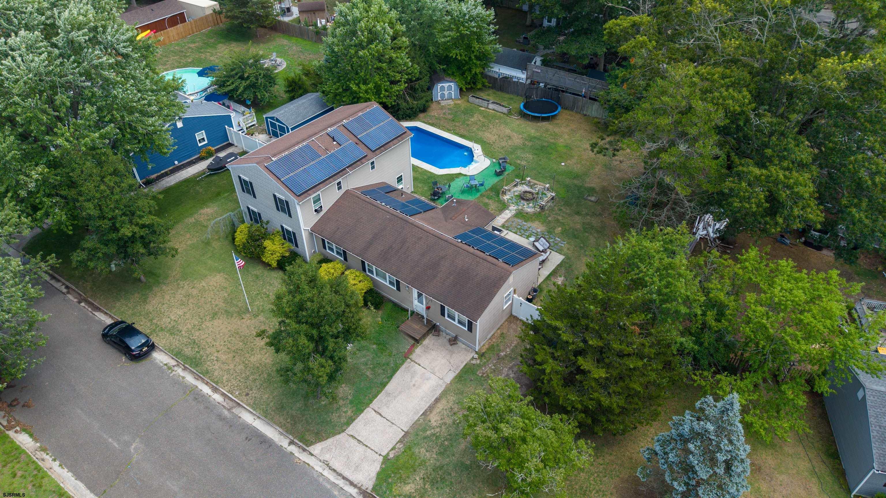 703 David Ln