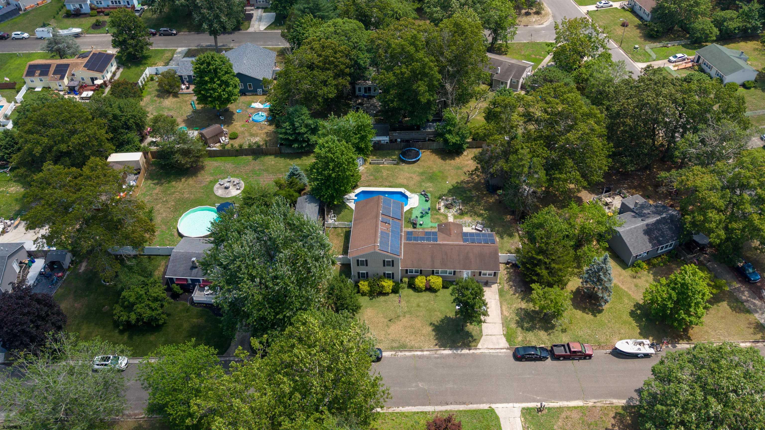 703 David Ln