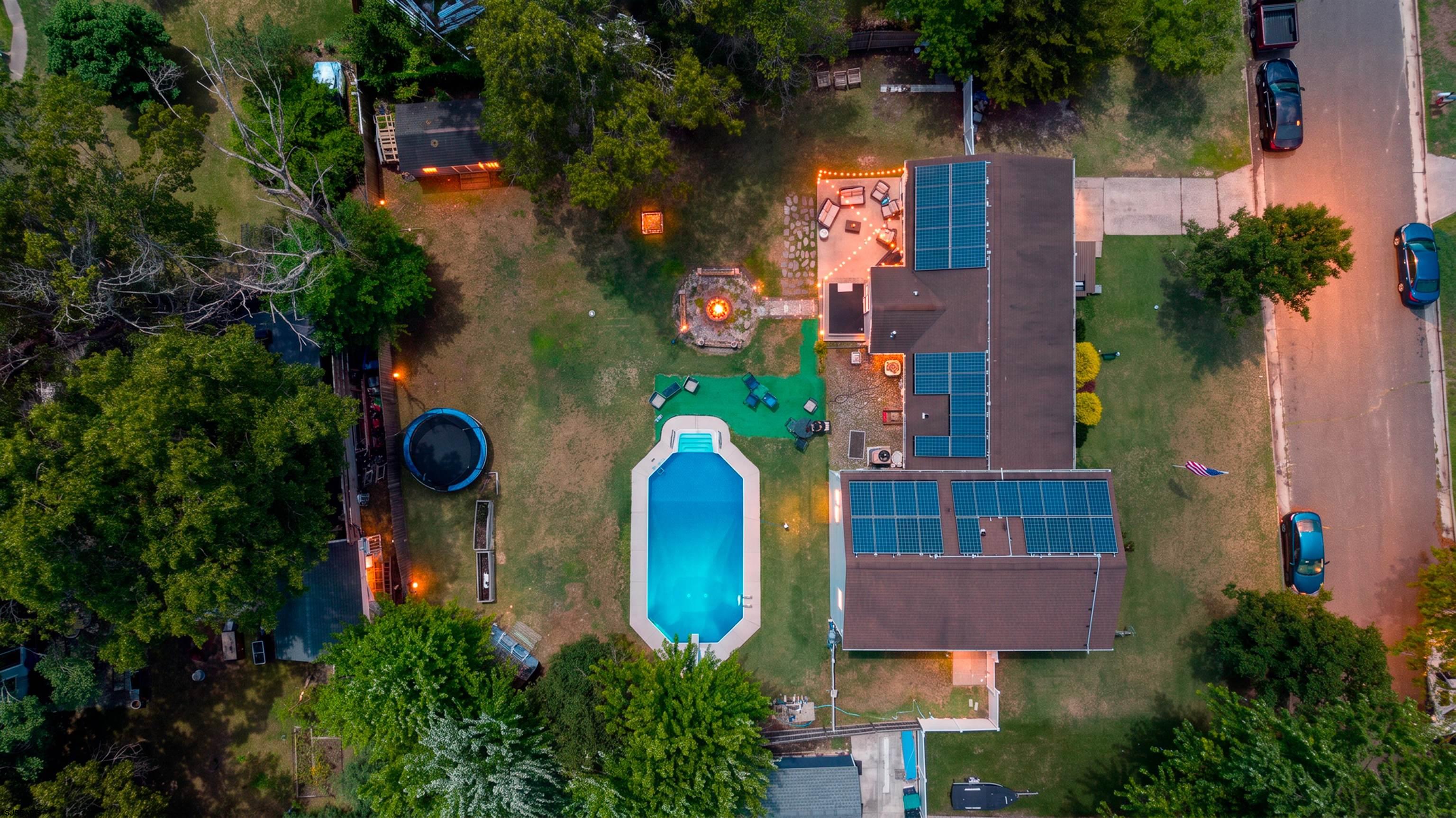 703 David Ln