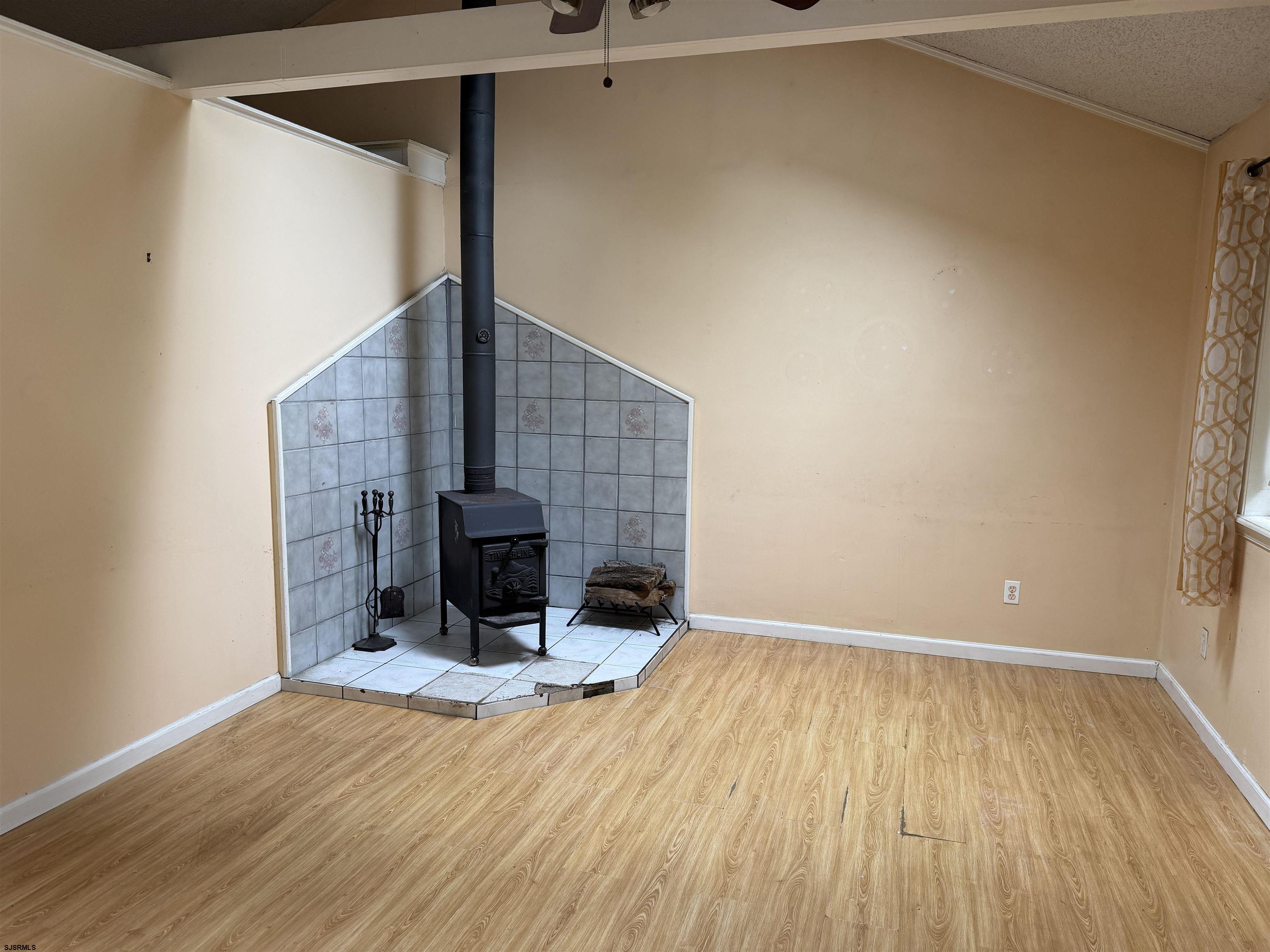 610206 | Photo 2
