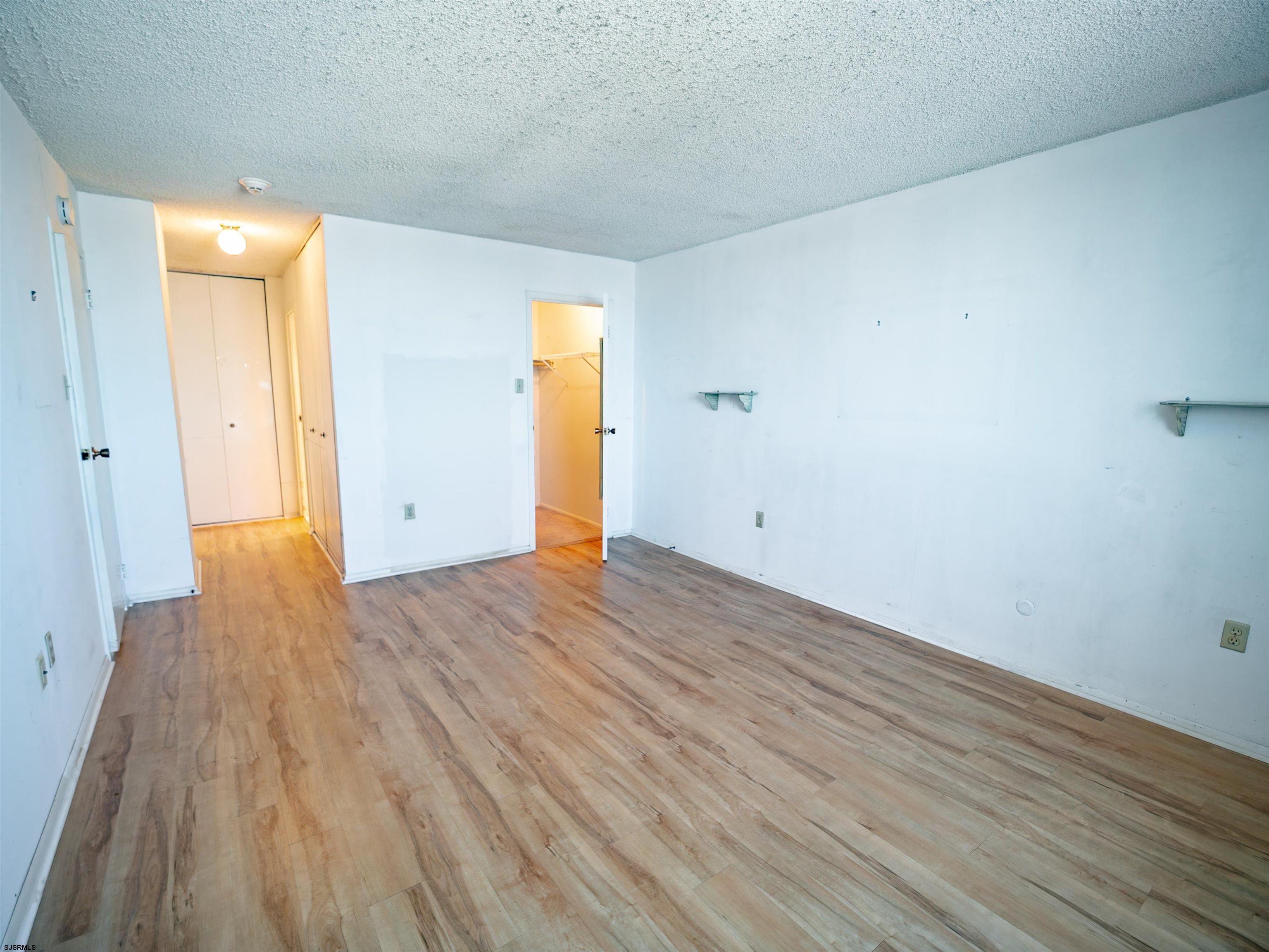 610237 | Photo 11