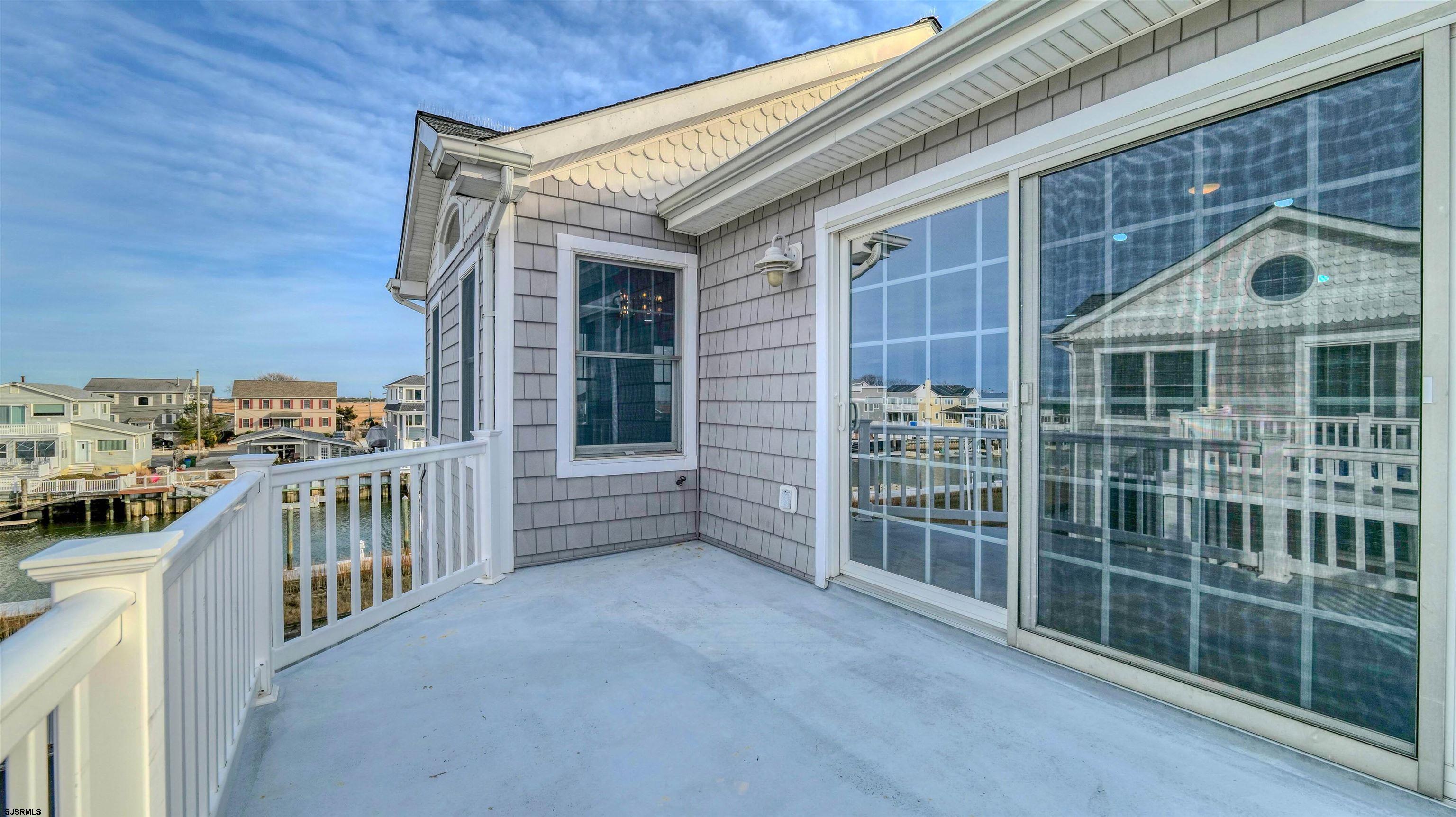 8 Neptune Dr