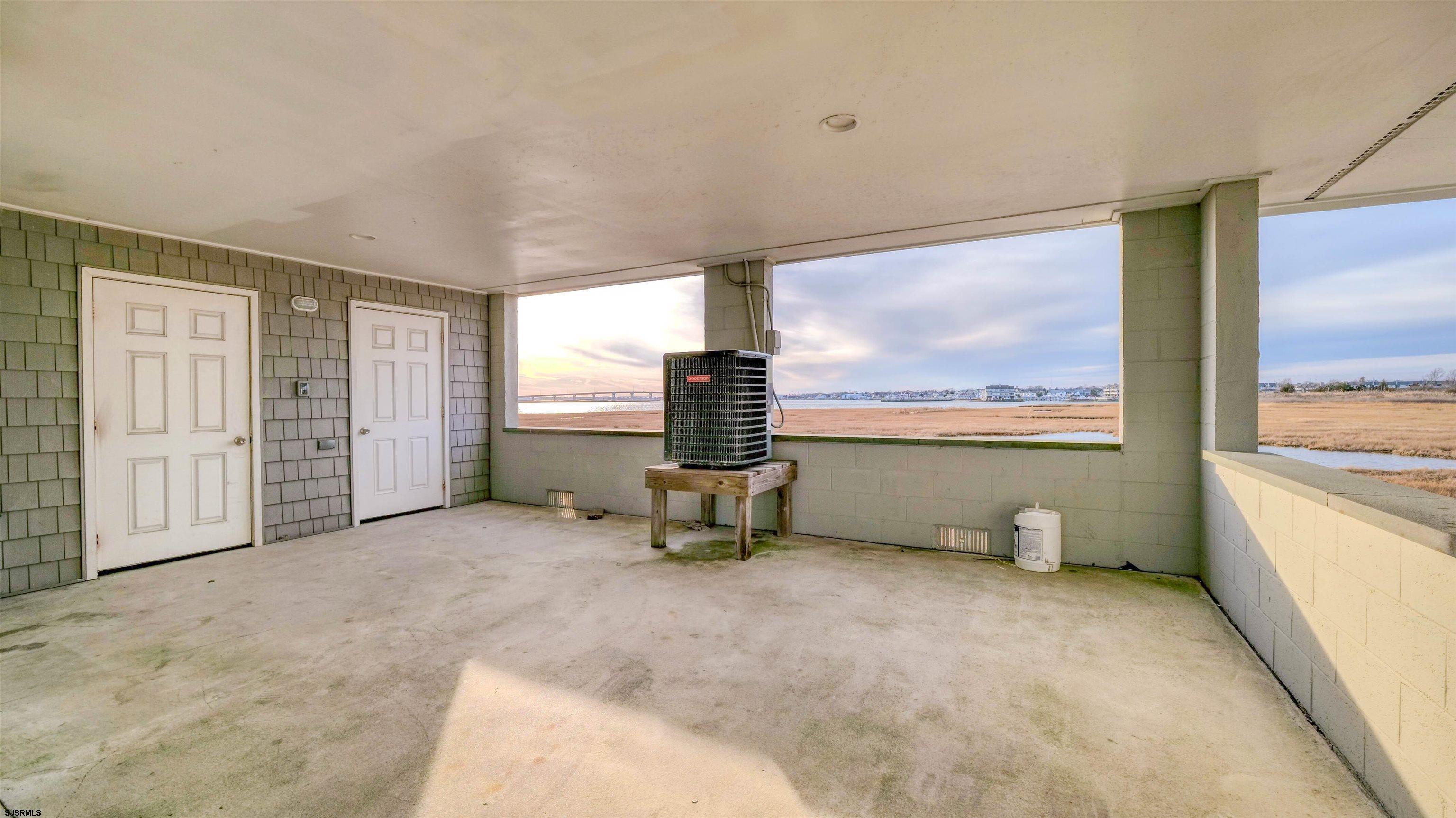 8 Neptune Dr