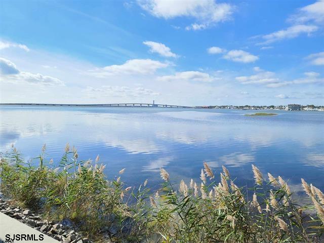 8 Neptune Dr