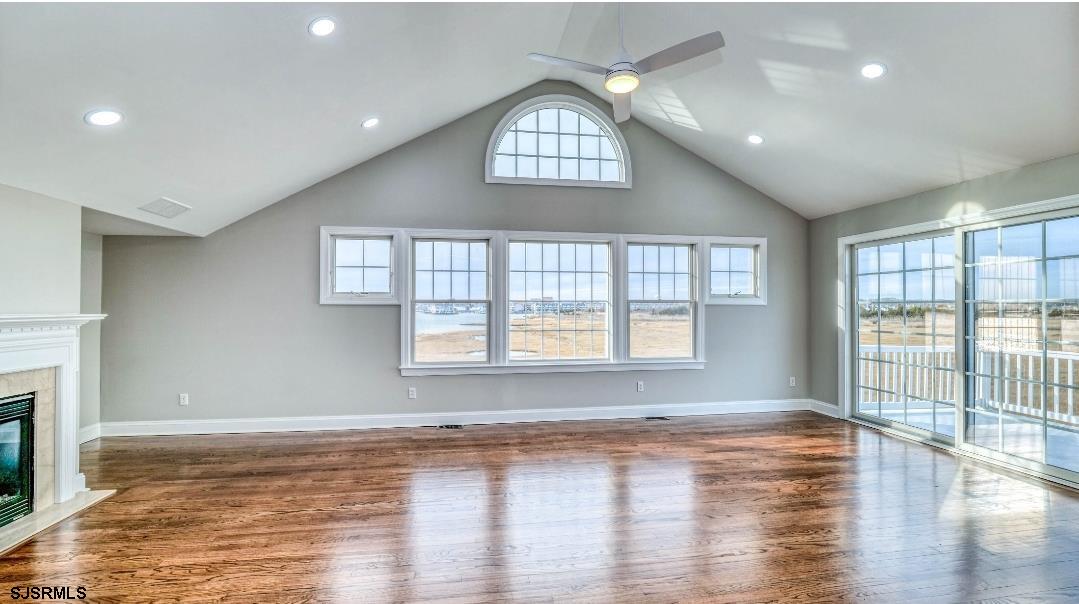 8 Neptune Dr