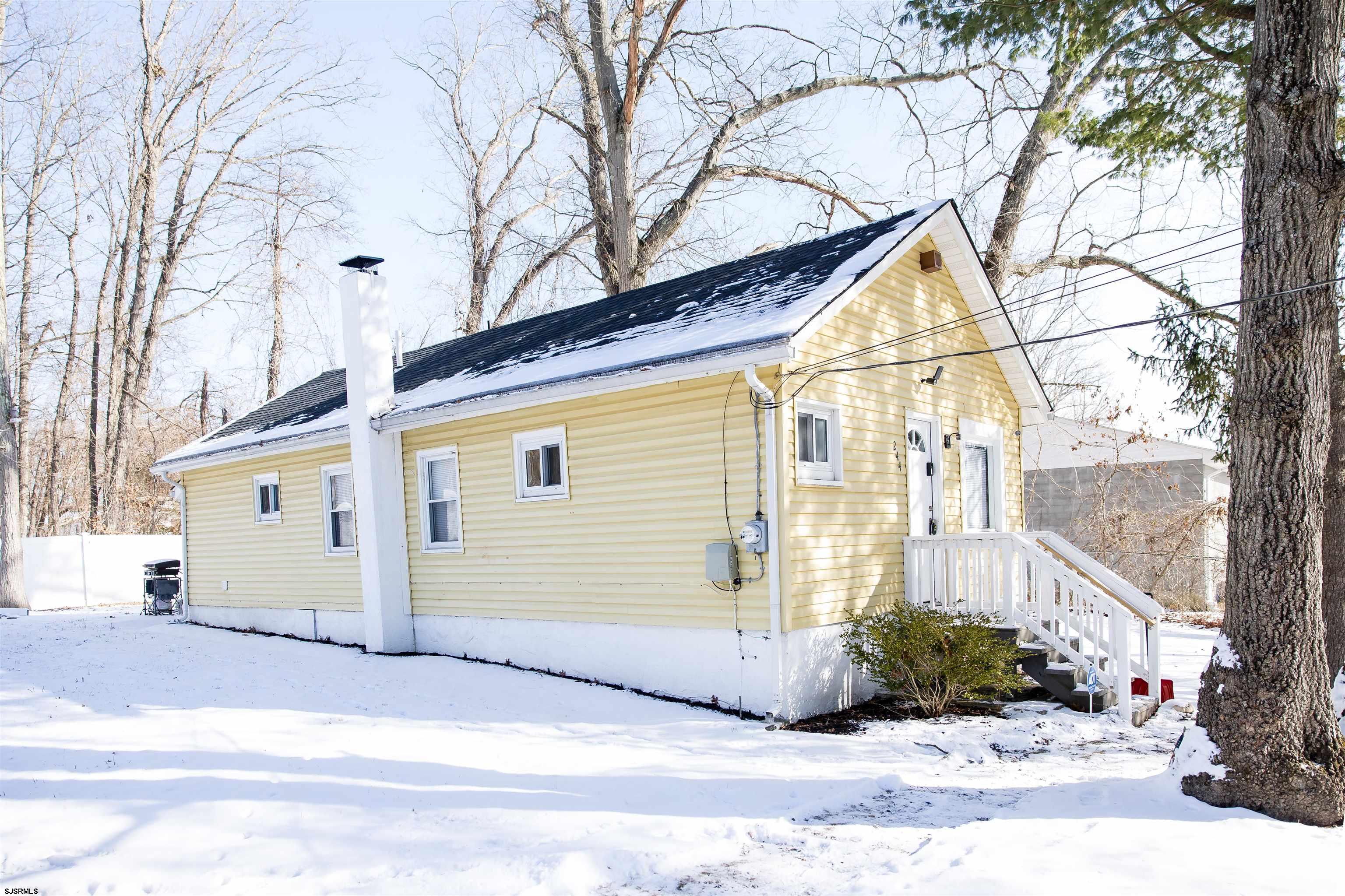 244 Nelson Avenue - Picture 1