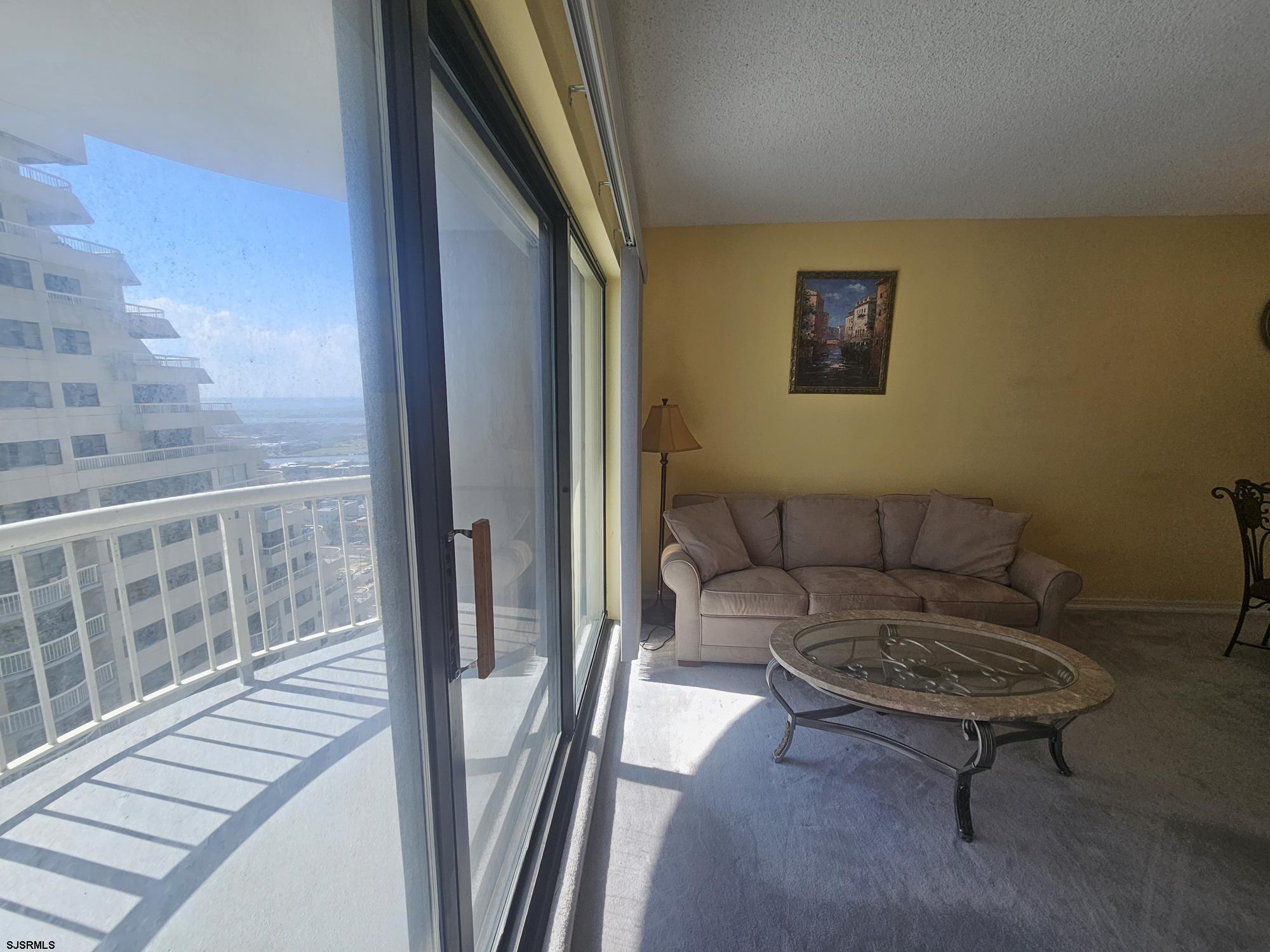 3101 Boardwalk - Picture 4