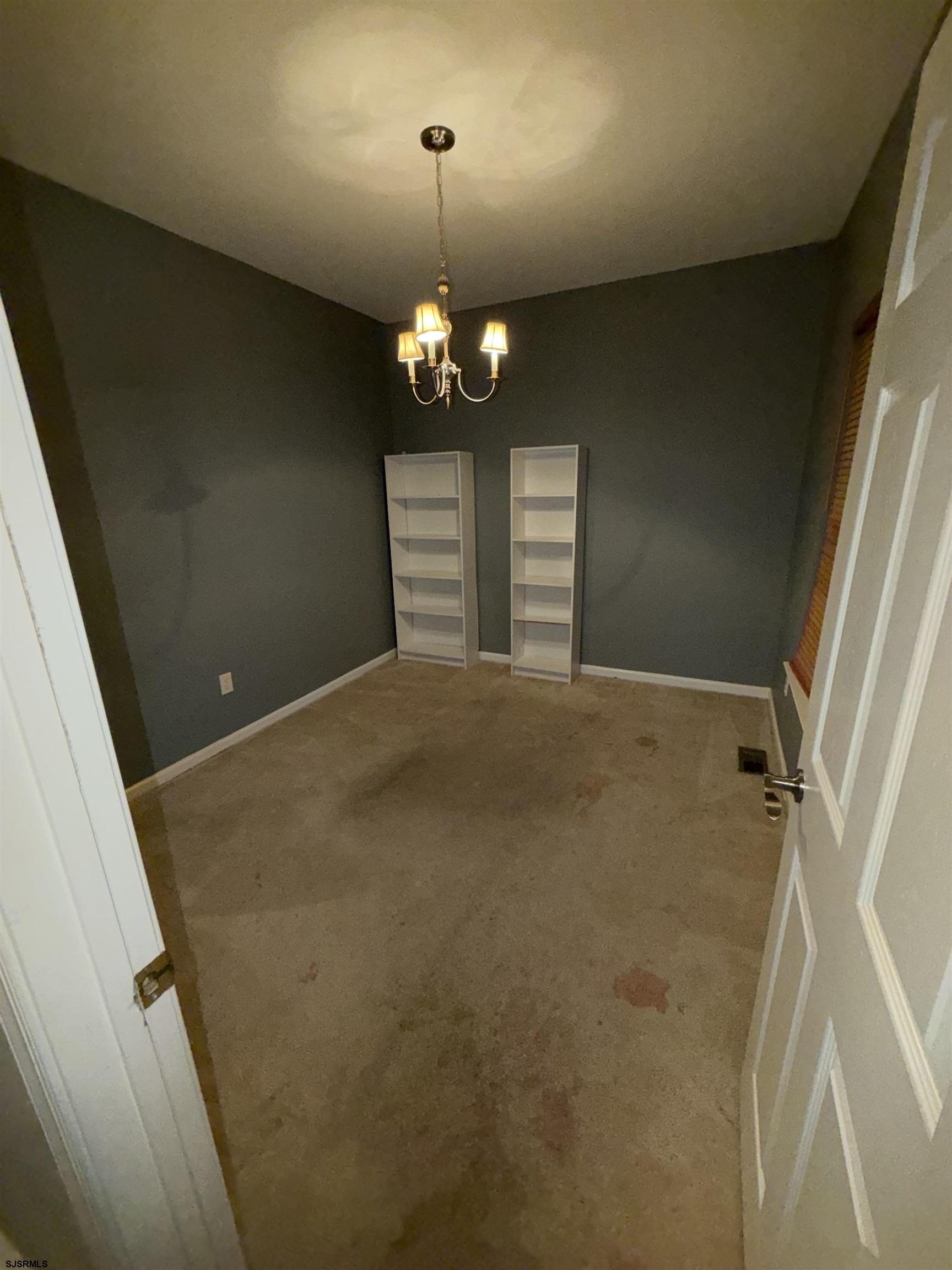 18 Chancellor Park Dr