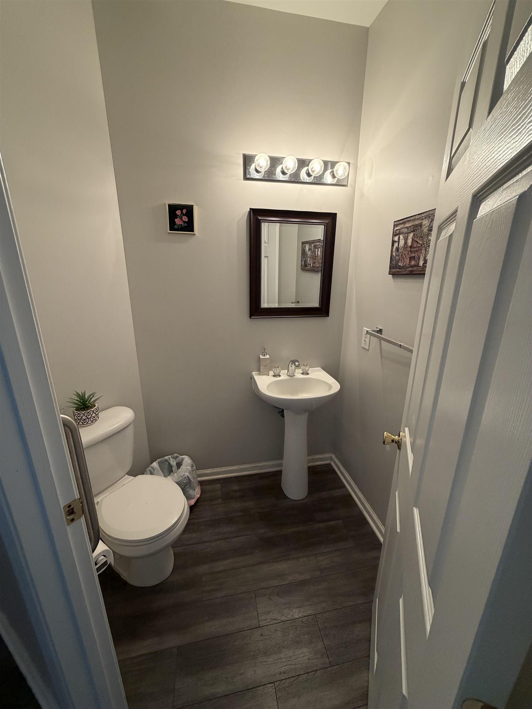 18 Chancellor Park Dr