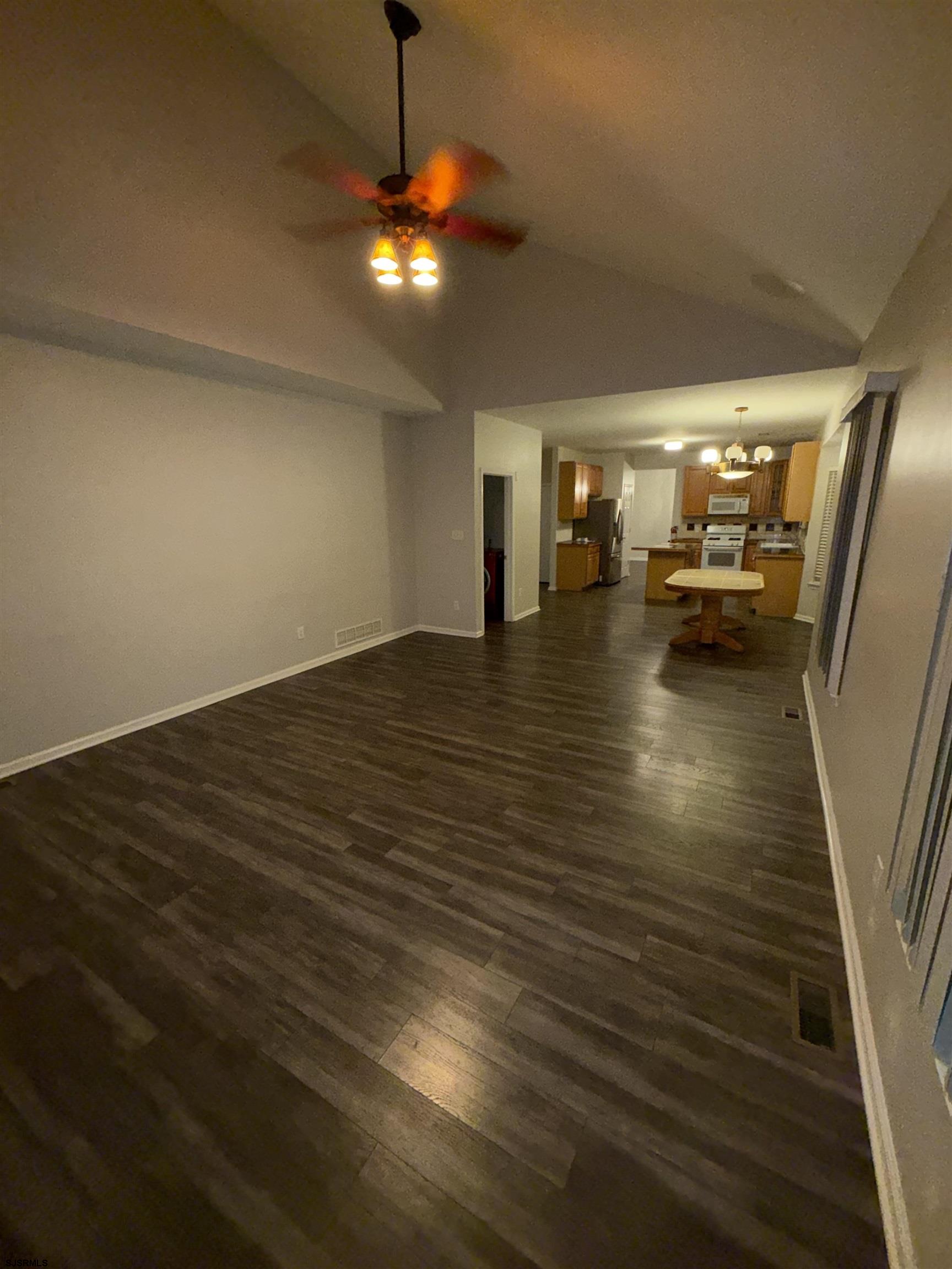 18 Chancellor Park Dr