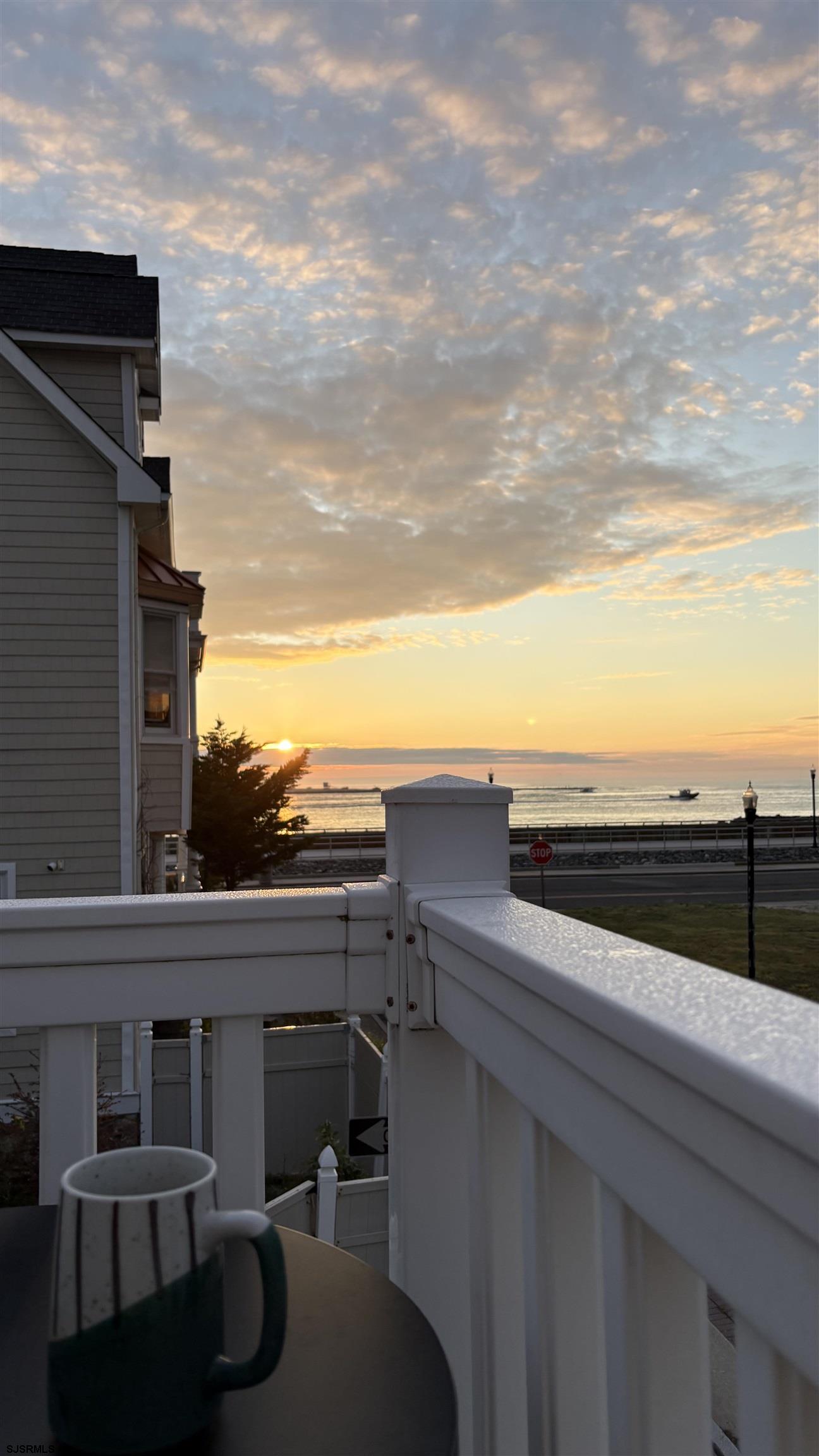 105 Sunrise Avenue