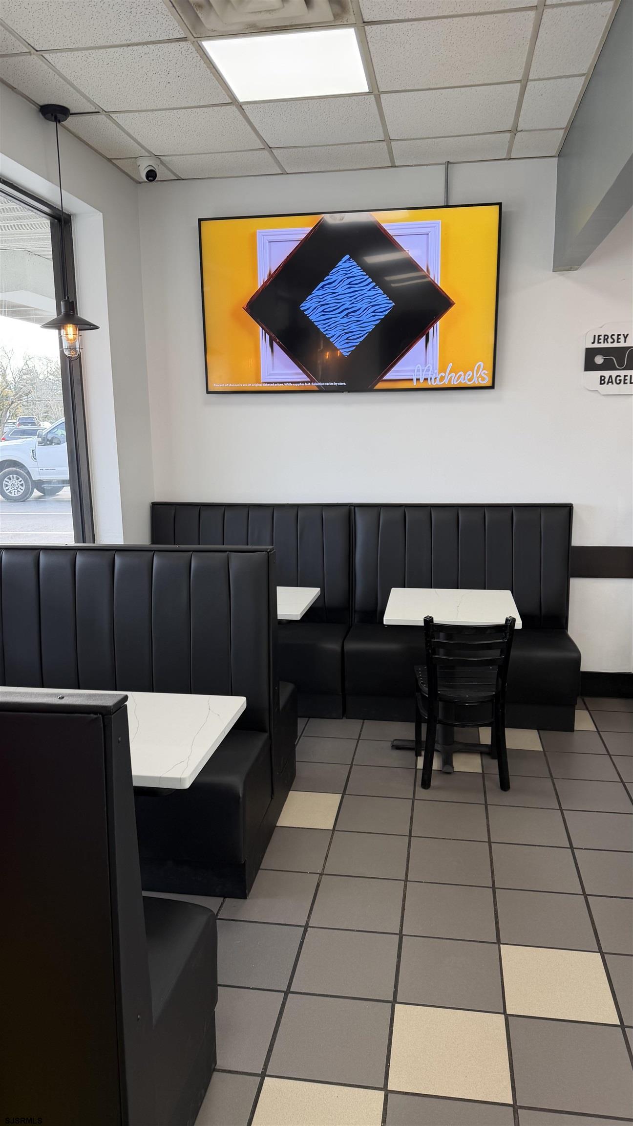 610565 | Photo 14