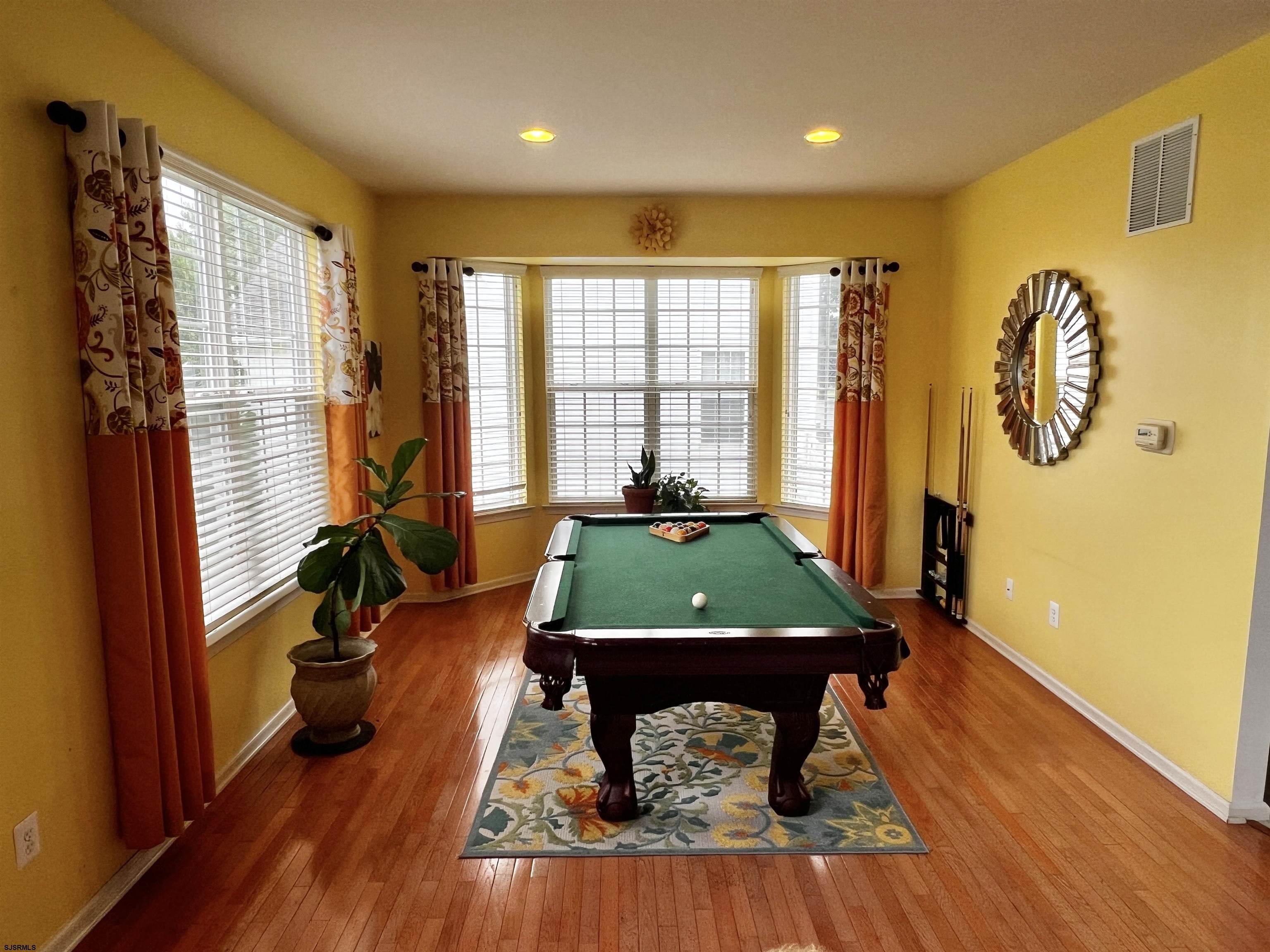 9 EQUESTRIAN Road - Picture 1