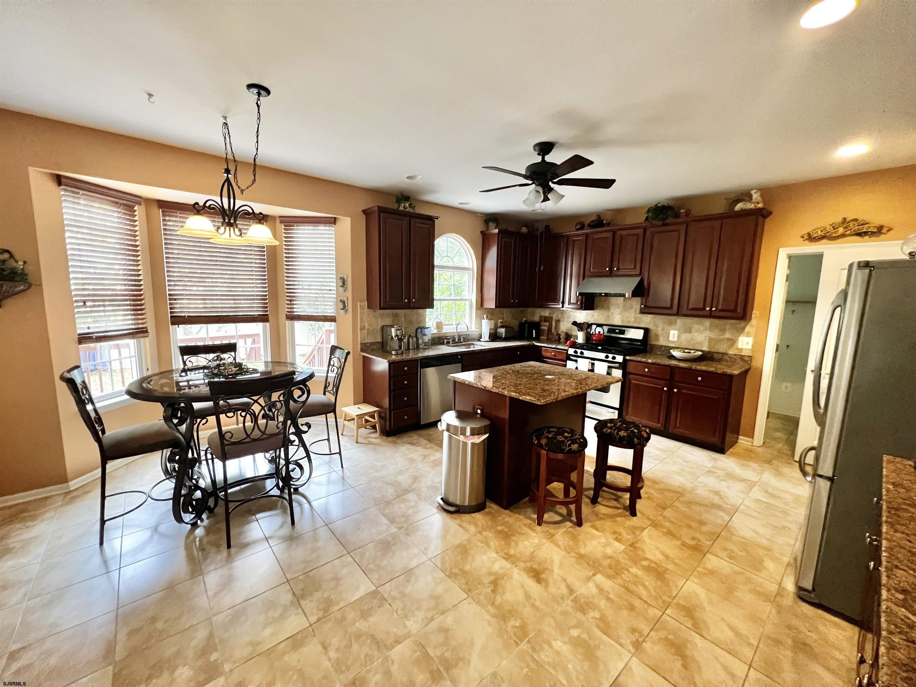 9 EQUESTRIAN Road