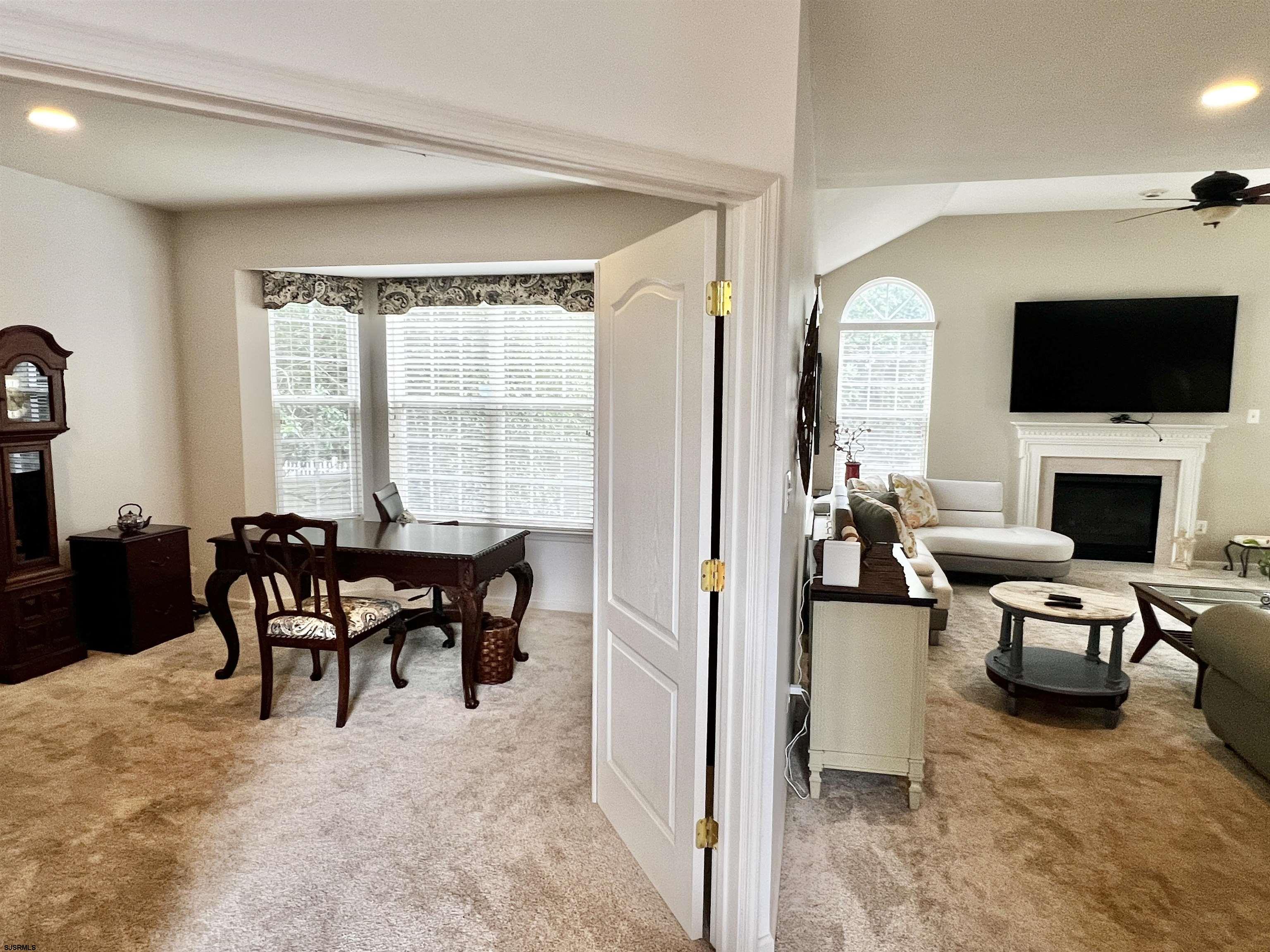 9 EQUESTRIAN Road - Picture 4