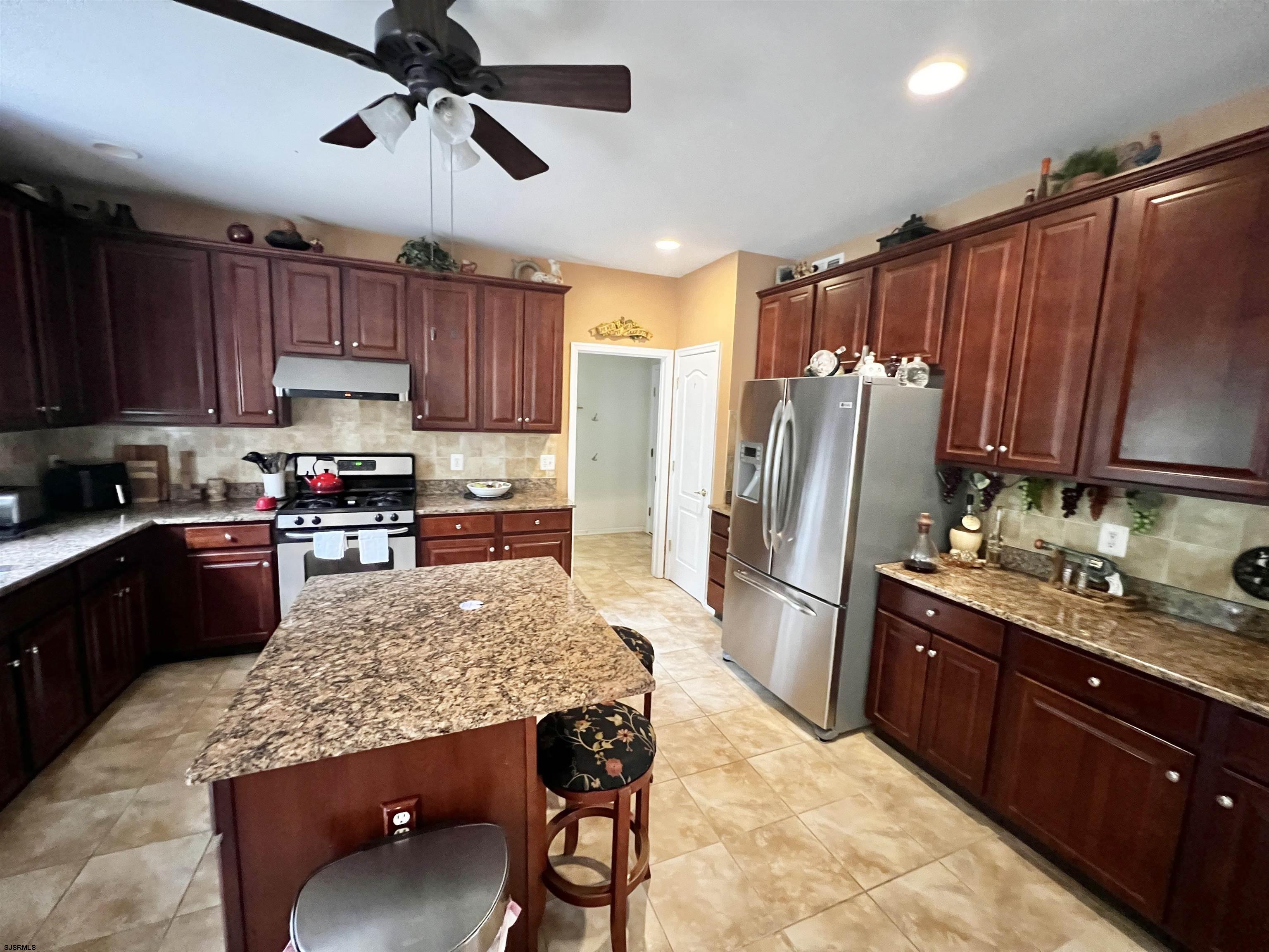 9 EQUESTRIAN Road