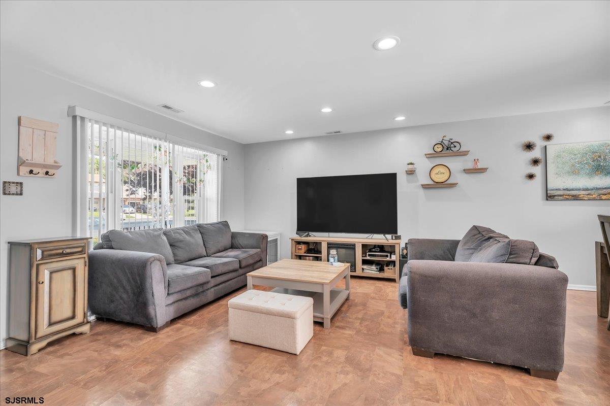 67 Hopewell Ln