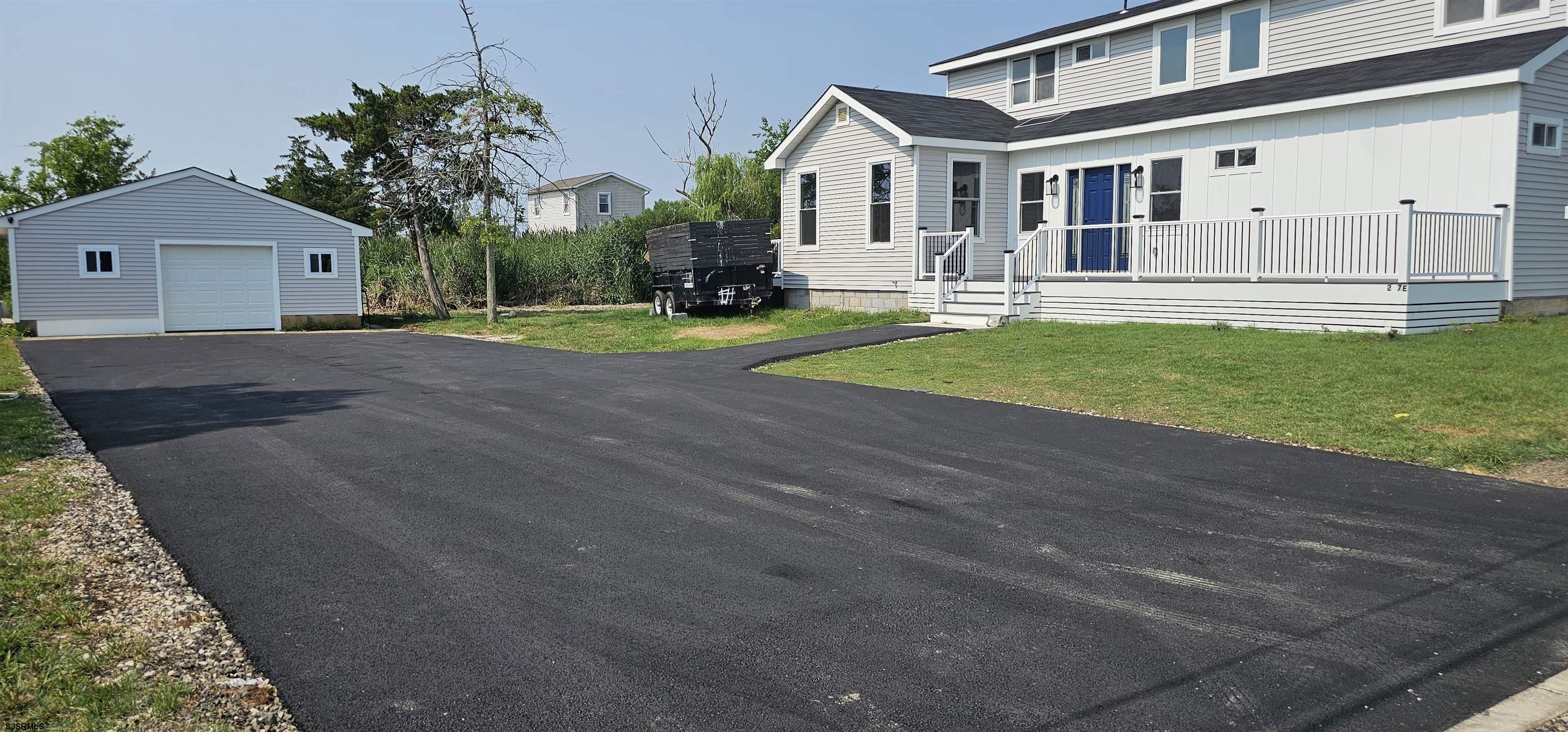 227 E Bayview Avenue - Picture 1