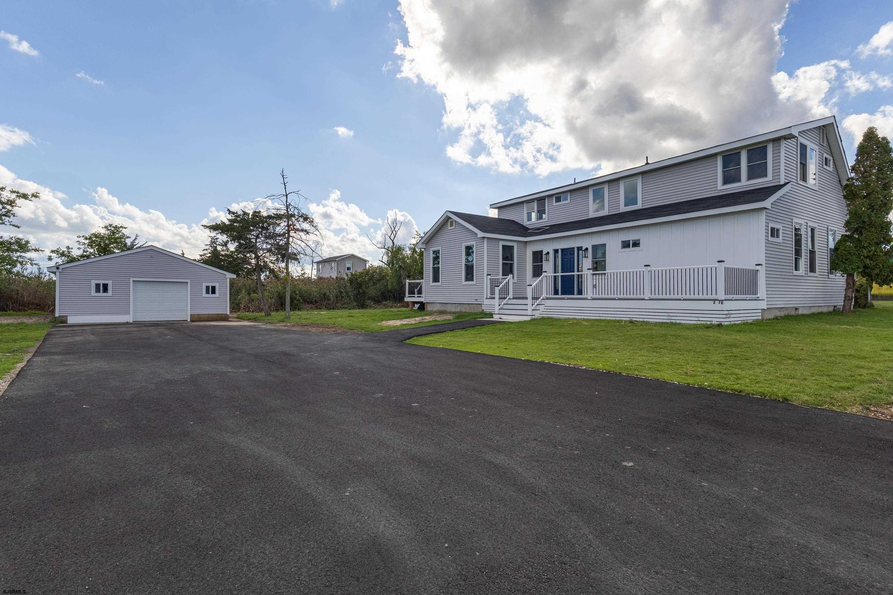 227 E Bayview Avenue - Picture 1