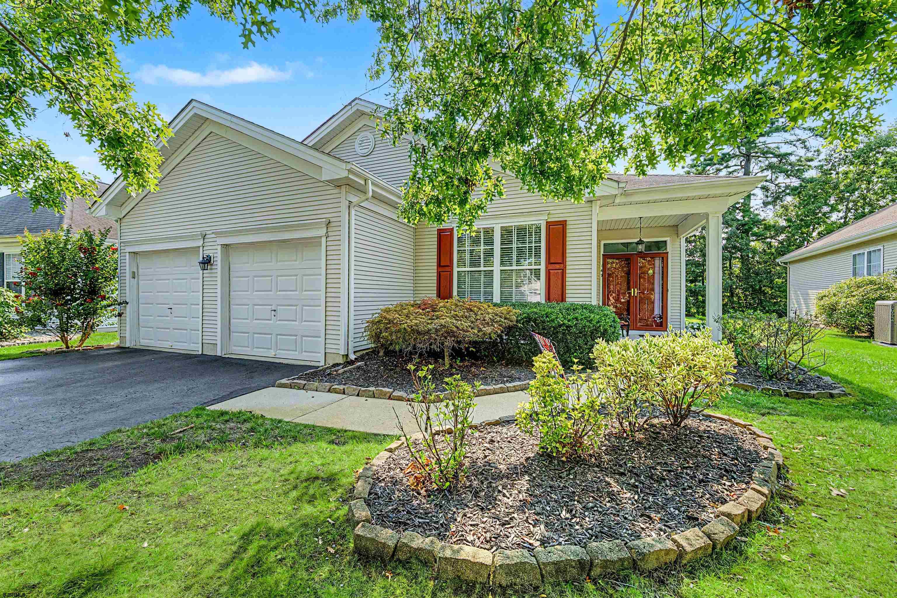 147 Brewster Dr - Picture 3