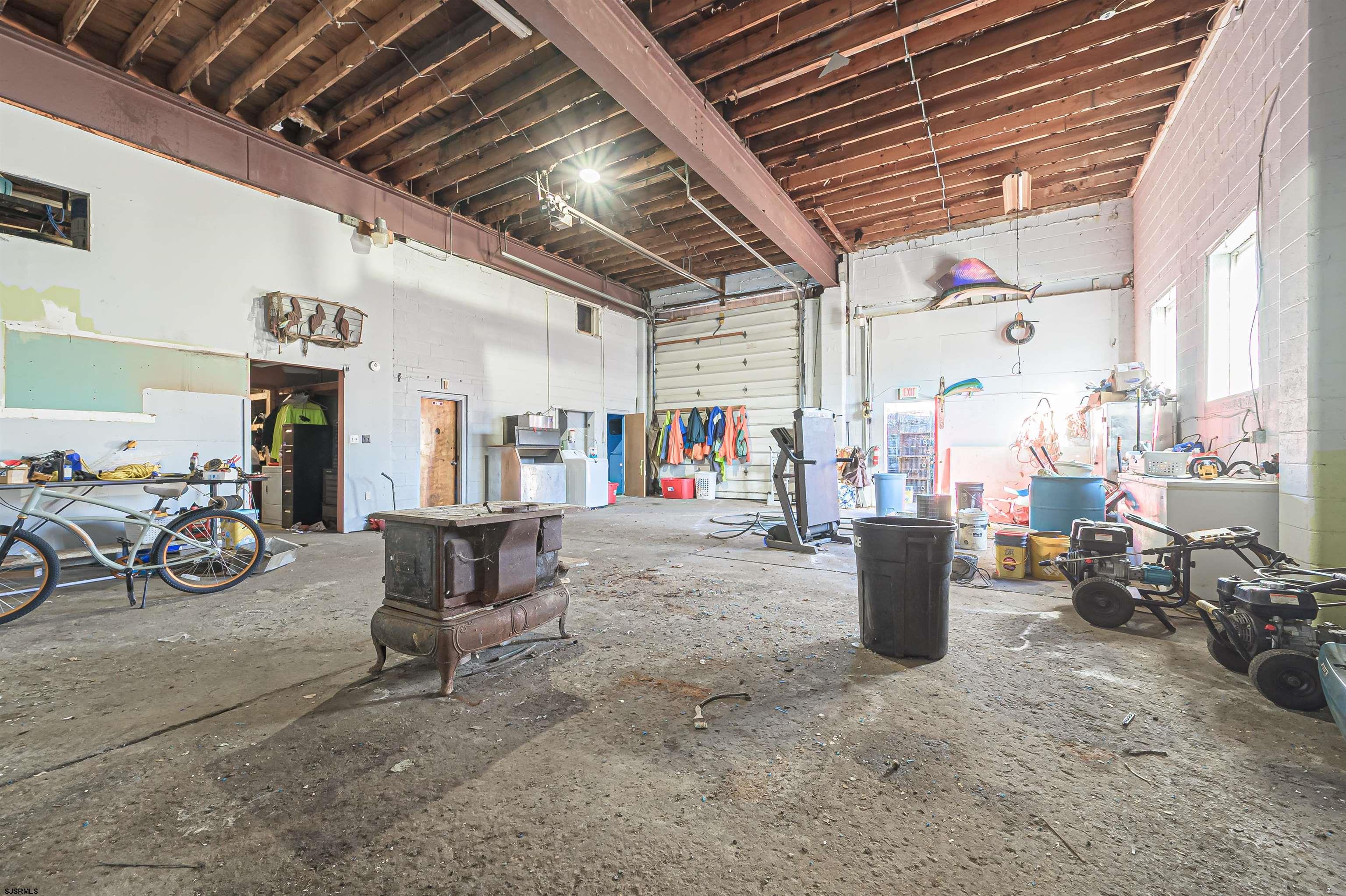 610719 | Photo 23