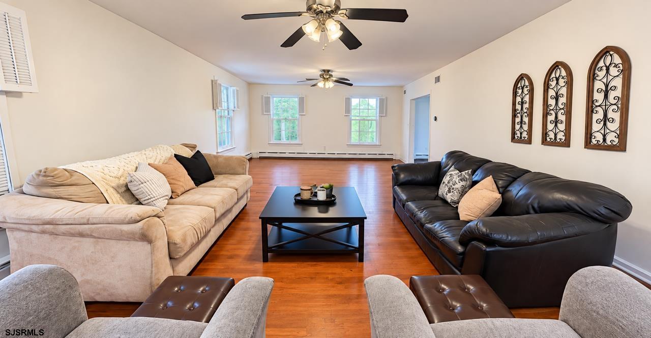 2460 Buttonwood Drive