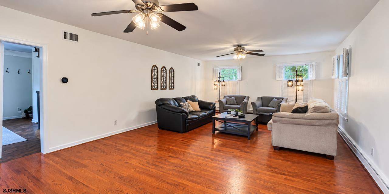 2460 Buttonwood Drive