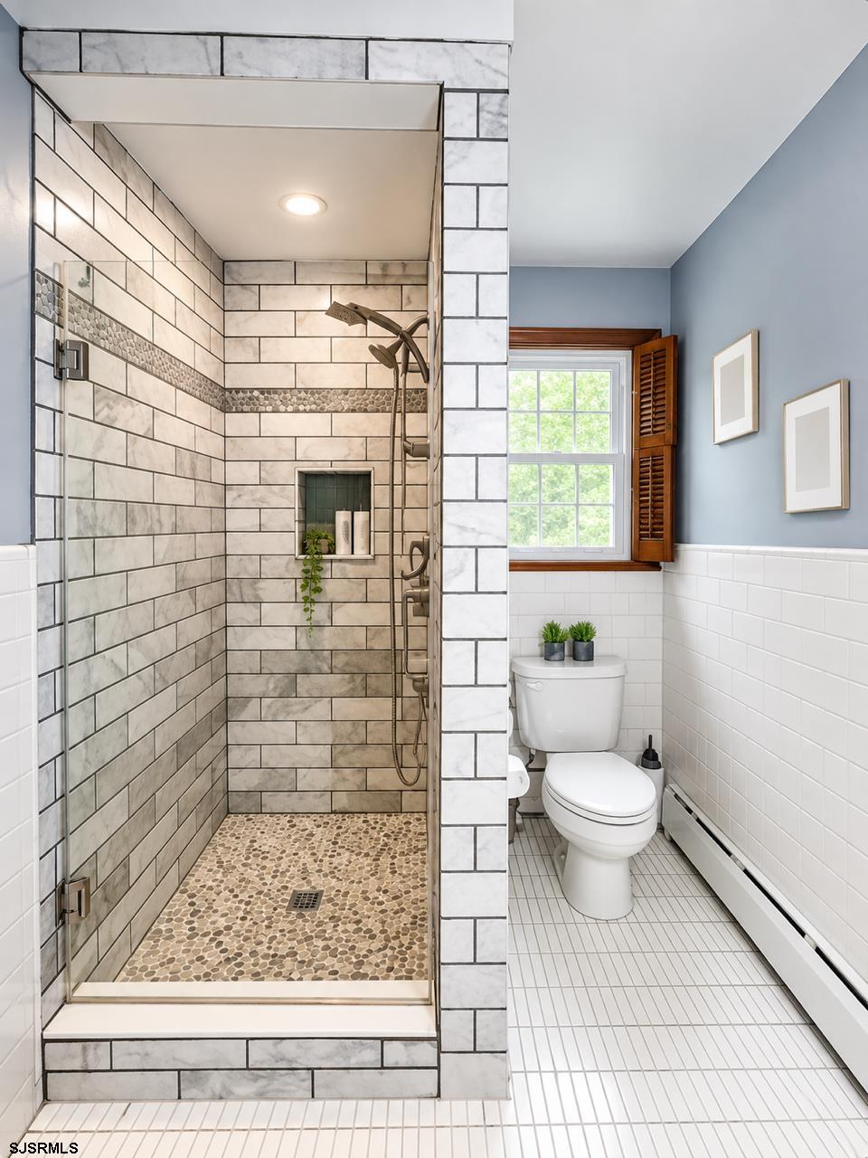 2460 Buttonwood Drive