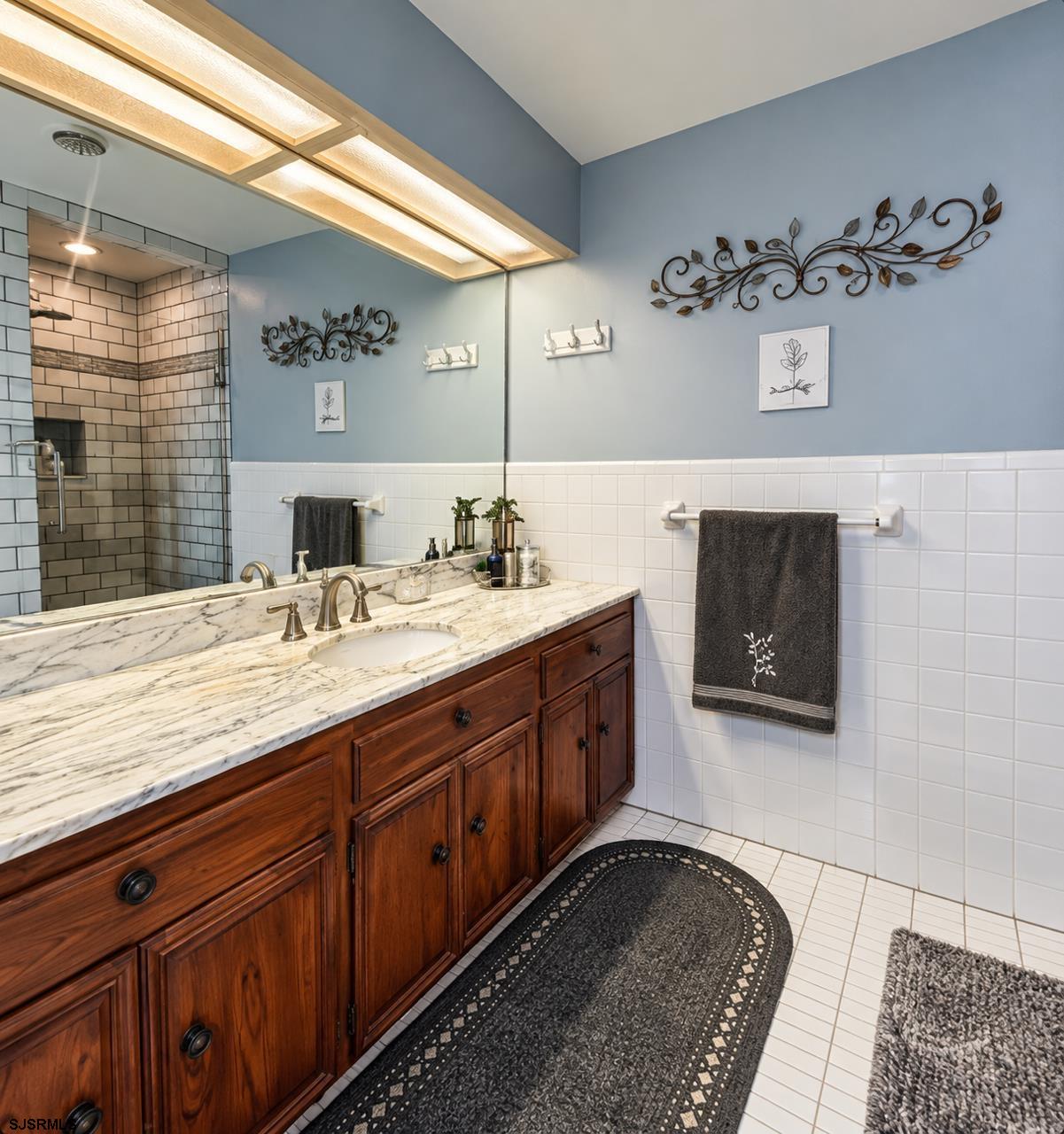 2460 Buttonwood Drive