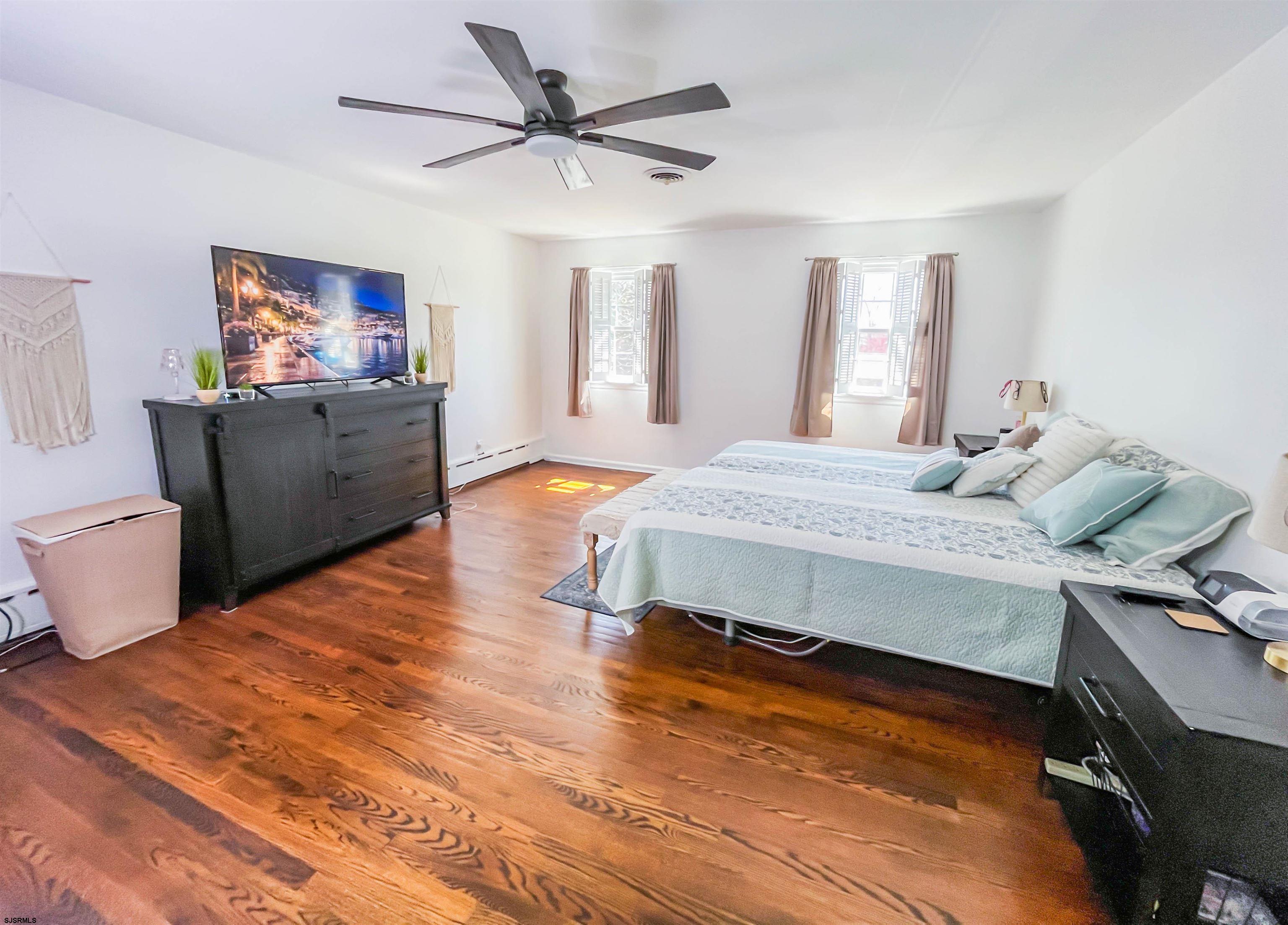 2460 Buttonwood Drive