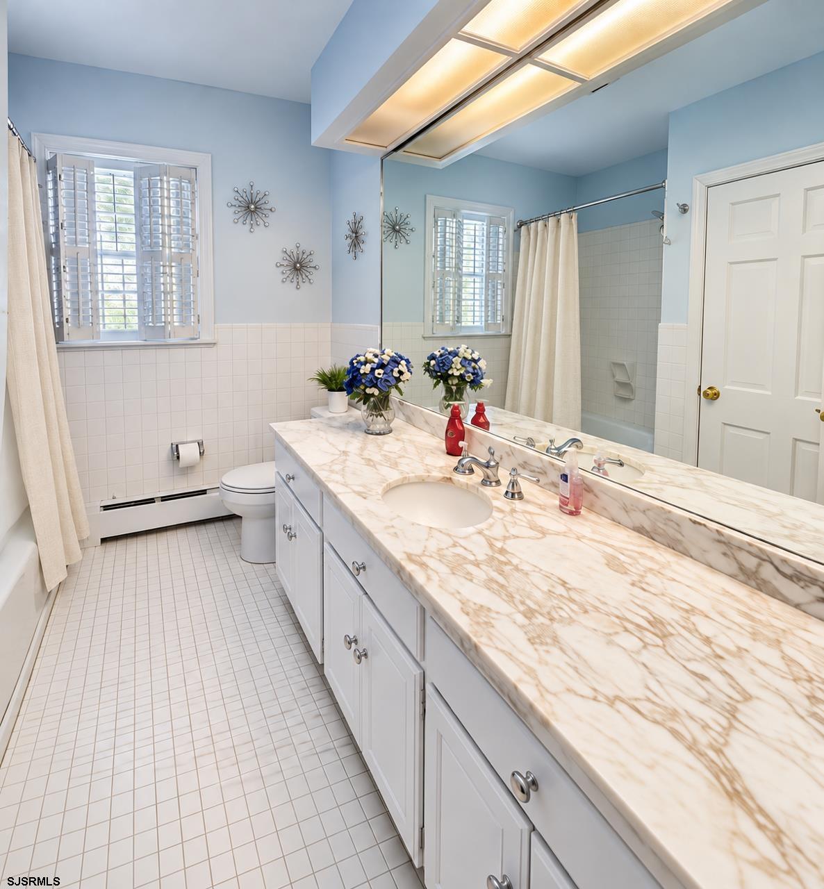 2460 Buttonwood Drive