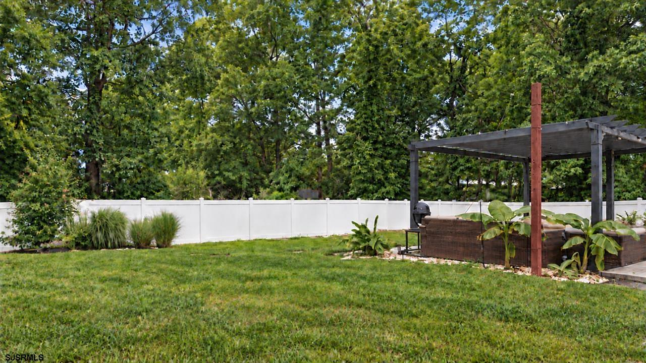 2460 Buttonwood Drive