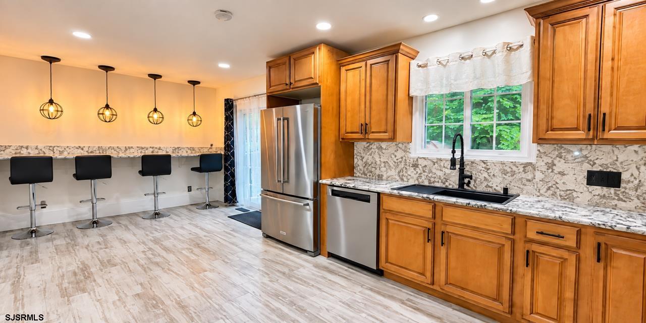 2460 Buttonwood Drive