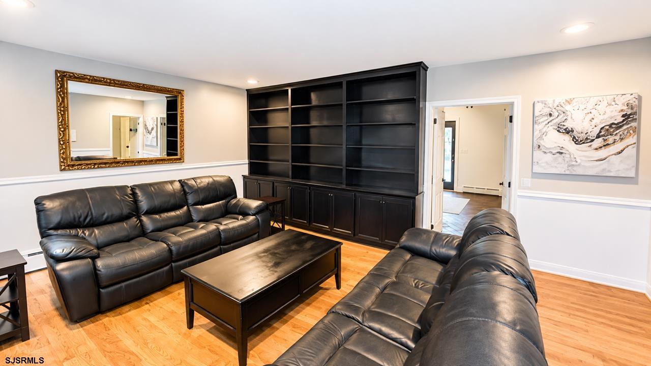 2460 Buttonwood Drive