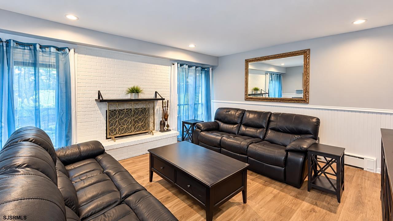 2460 Buttonwood Drive