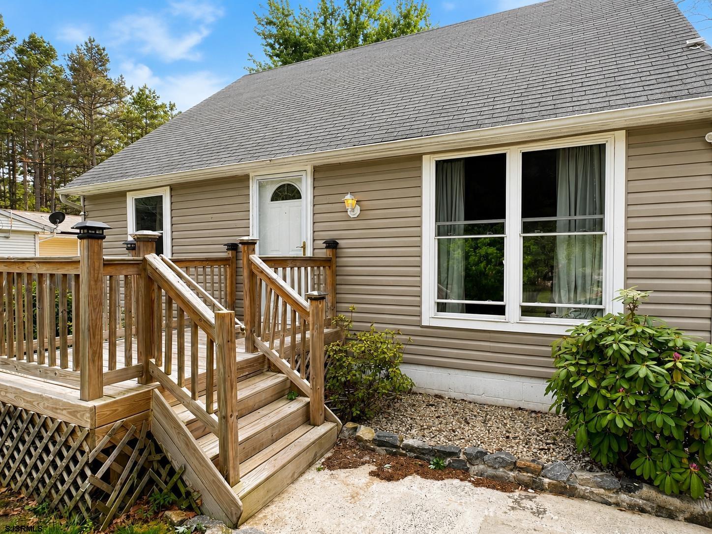 221 Meyner Ln - Picture 2
