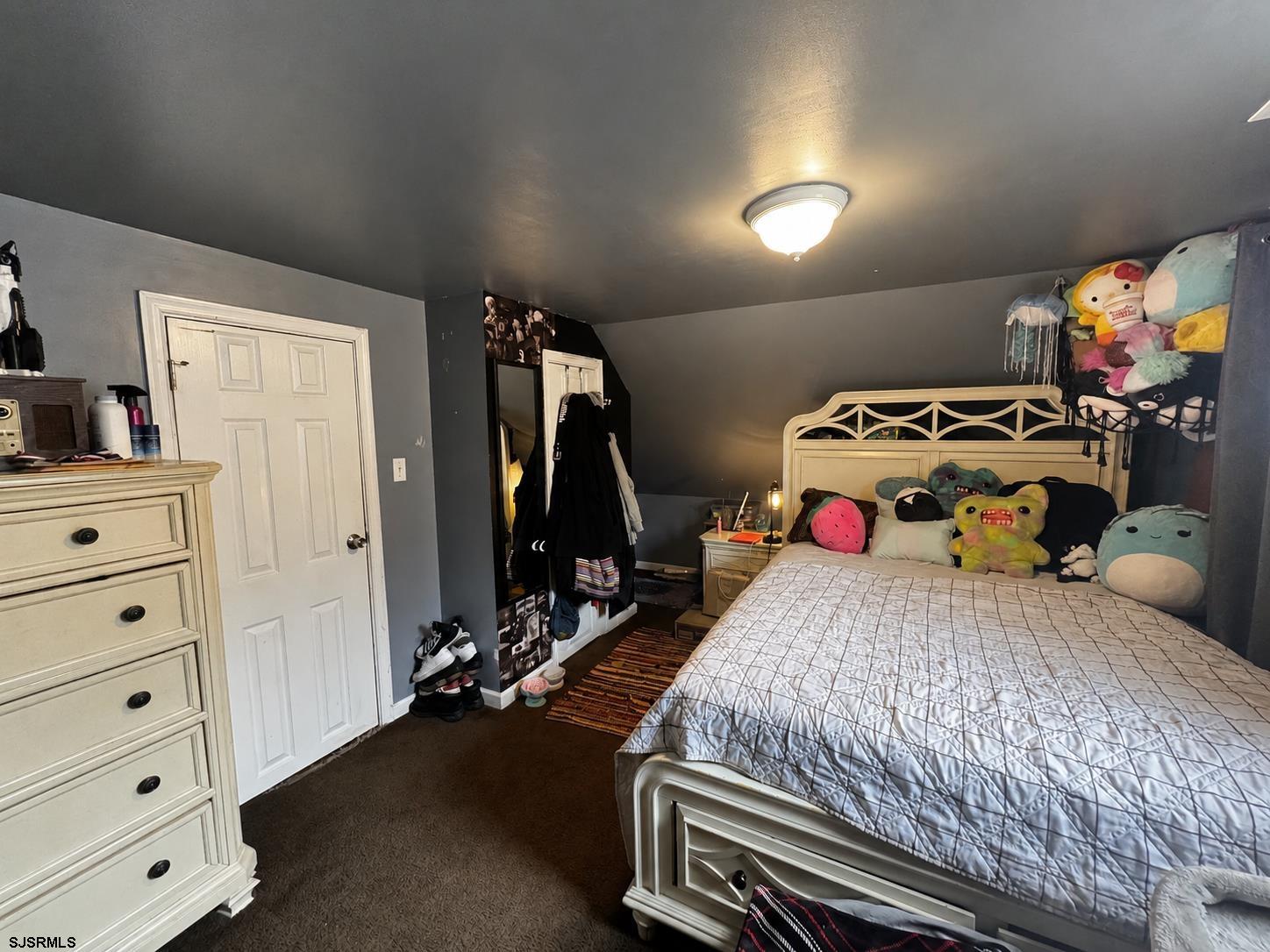221 Meyner Ln
