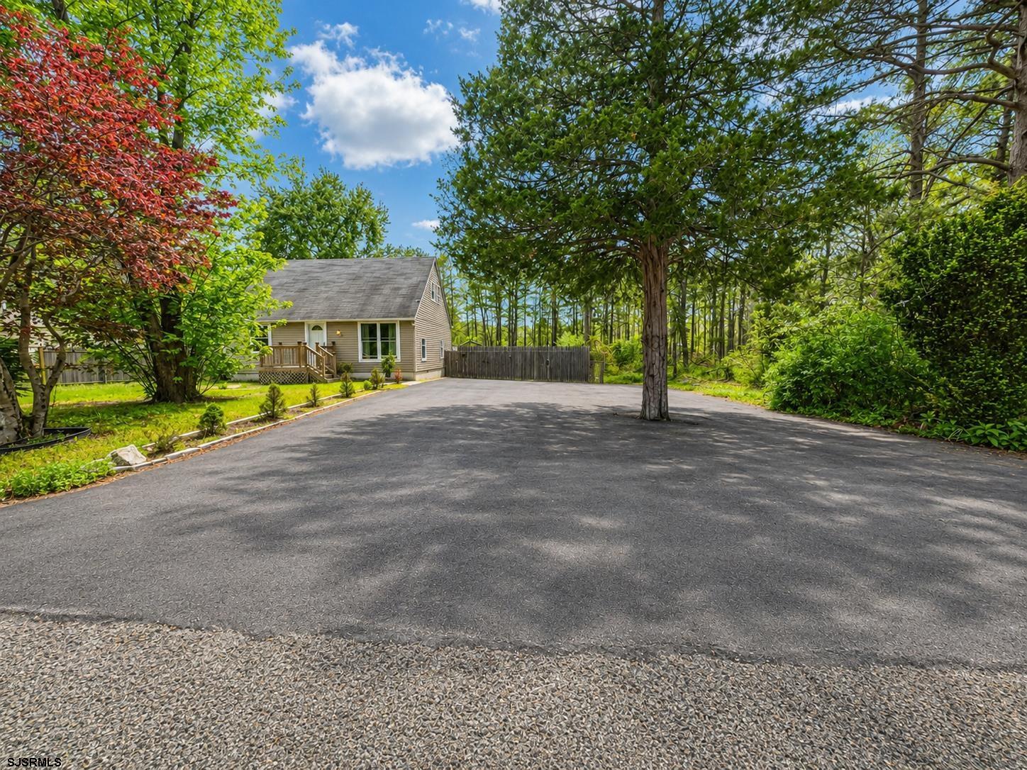 221 Meyner Ln - Picture 3