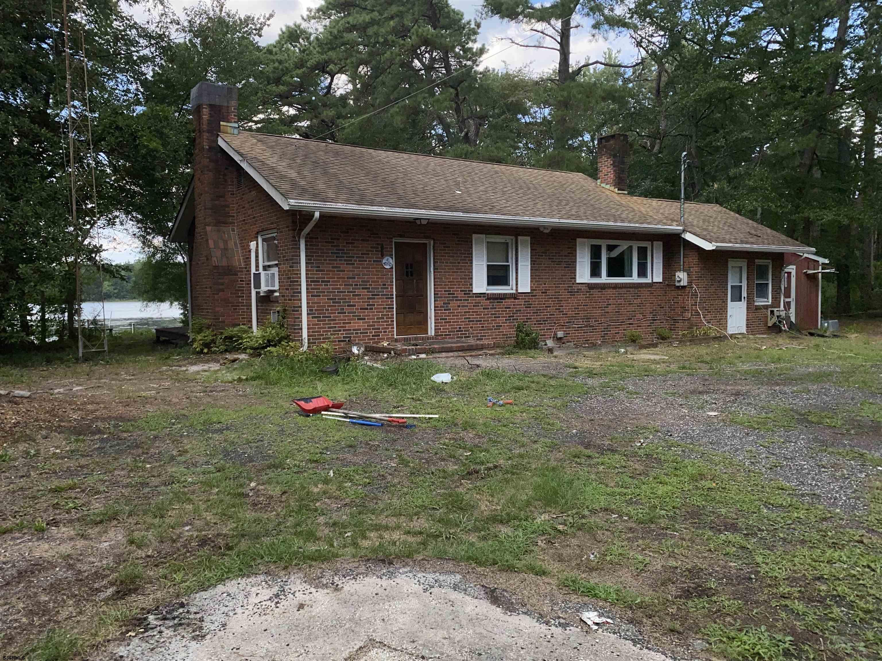 234 Riverside Dr