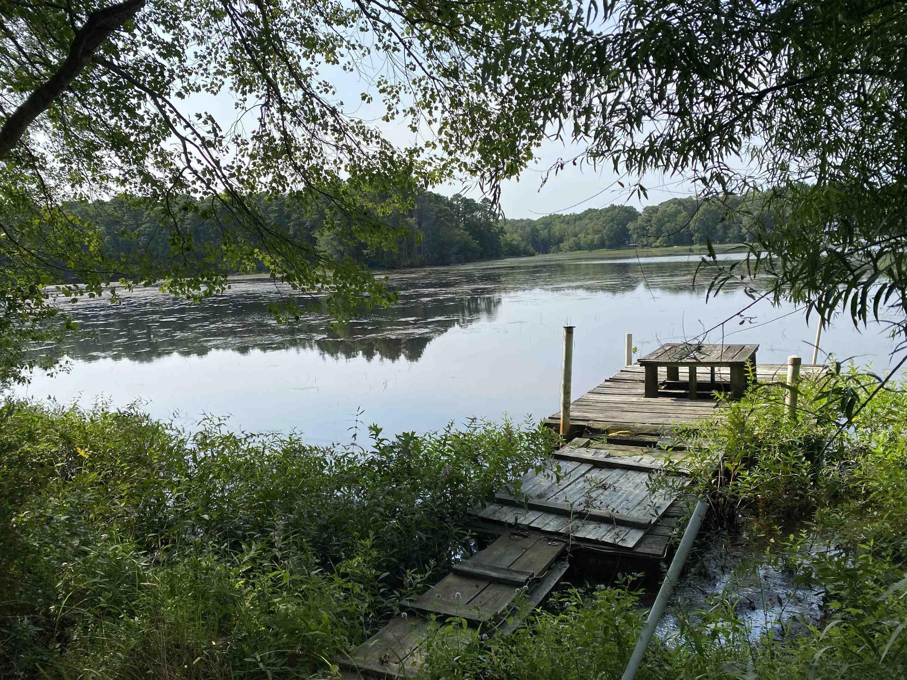 234 Riverside Dr - Picture 3